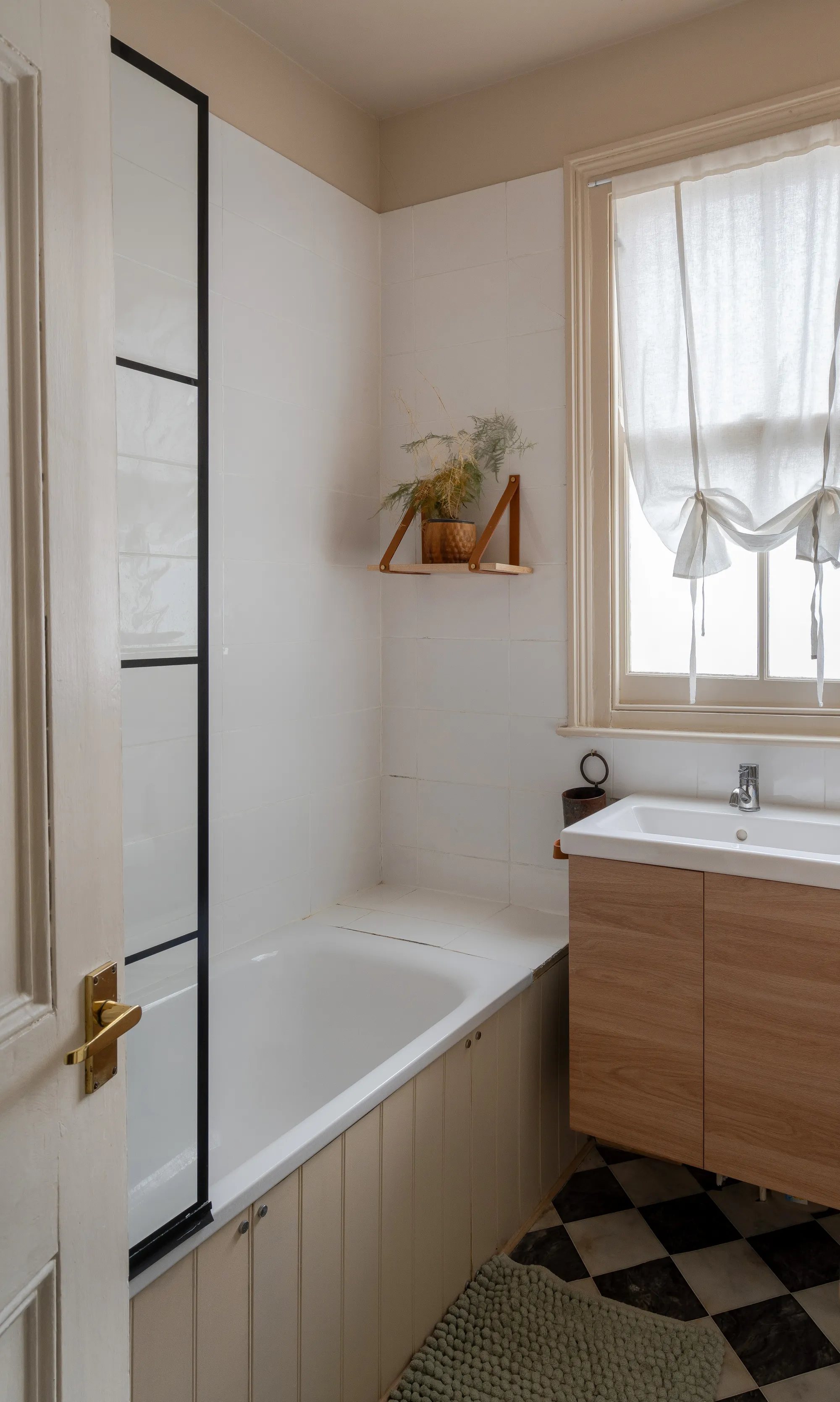 2 bed flat for sale in Harrington Road, Bushwood, London, E11 - Property Image 15