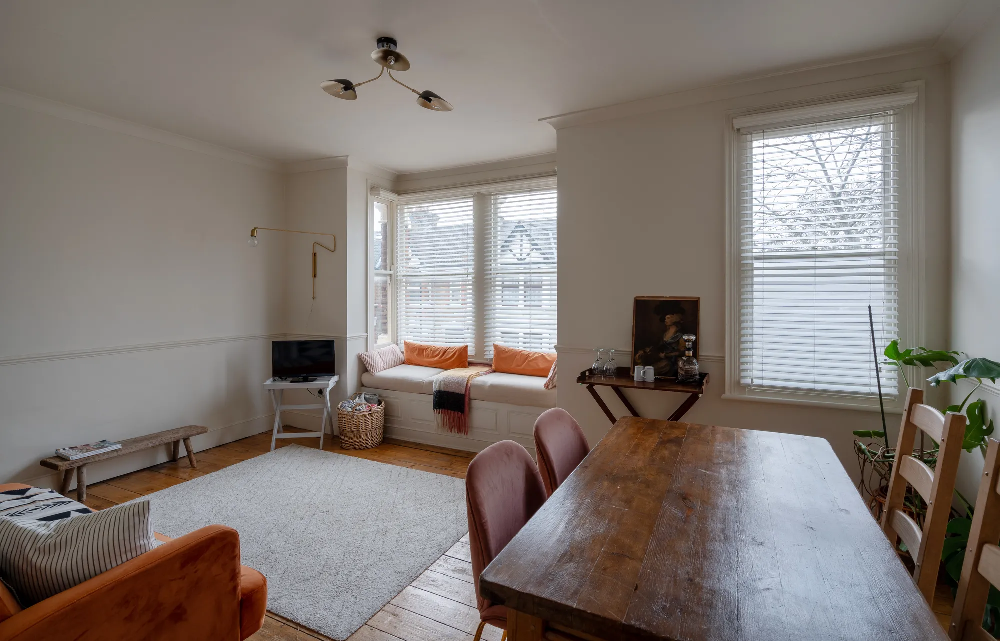 2 bed flat for sale in Harrington Road, Bushwood, London, E11 - Property Image 3