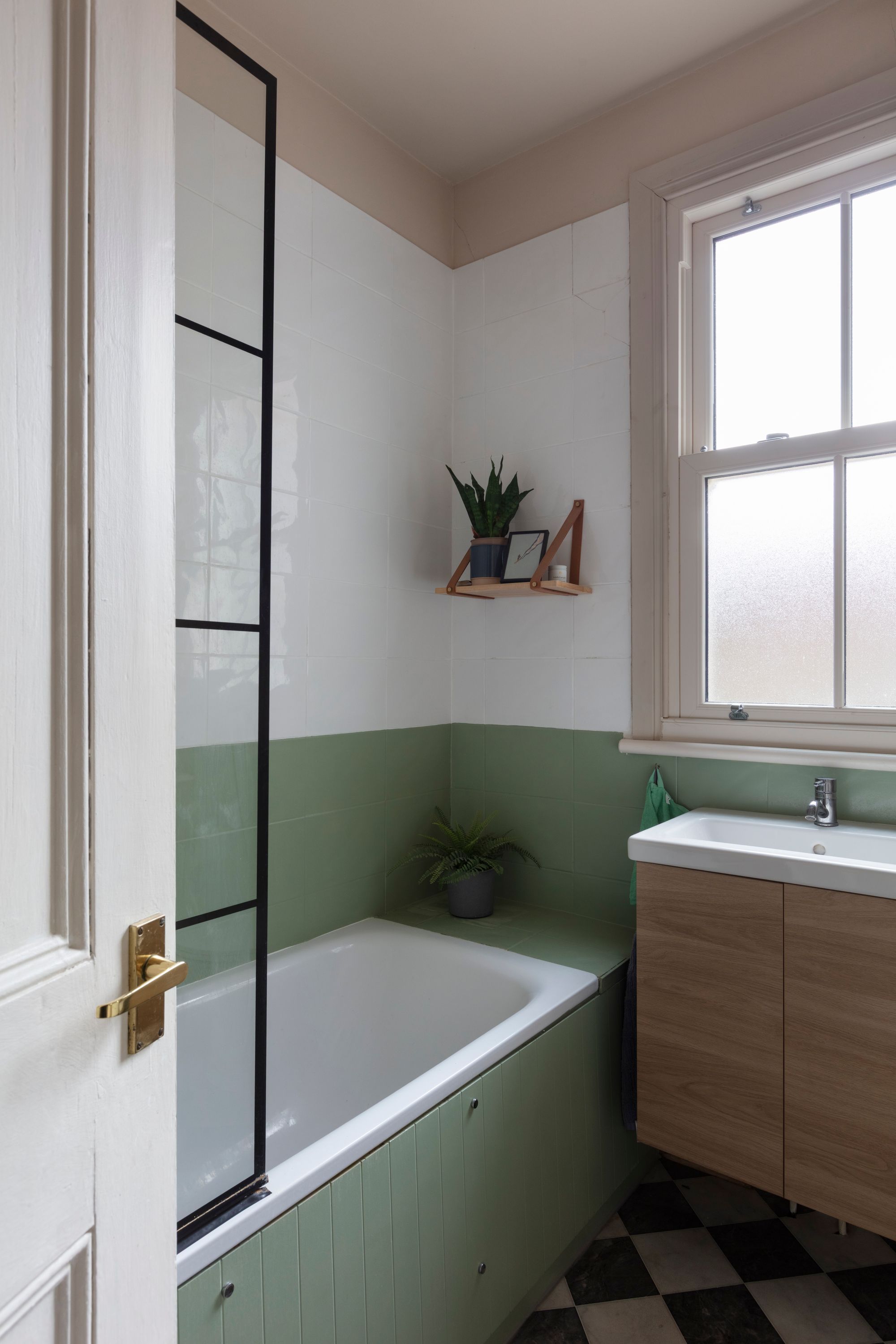 2 bed flat for sale in Harrington Road, Leytonstone, London, E11  - Property Image 22
