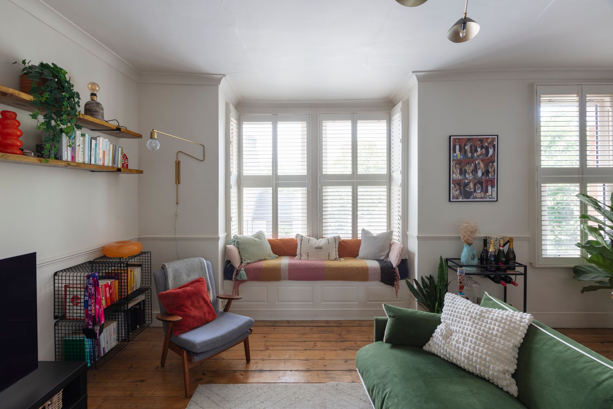 2 bed flat for sale in Harrington Road, Leytonstone, London, E11  - Property Image 2