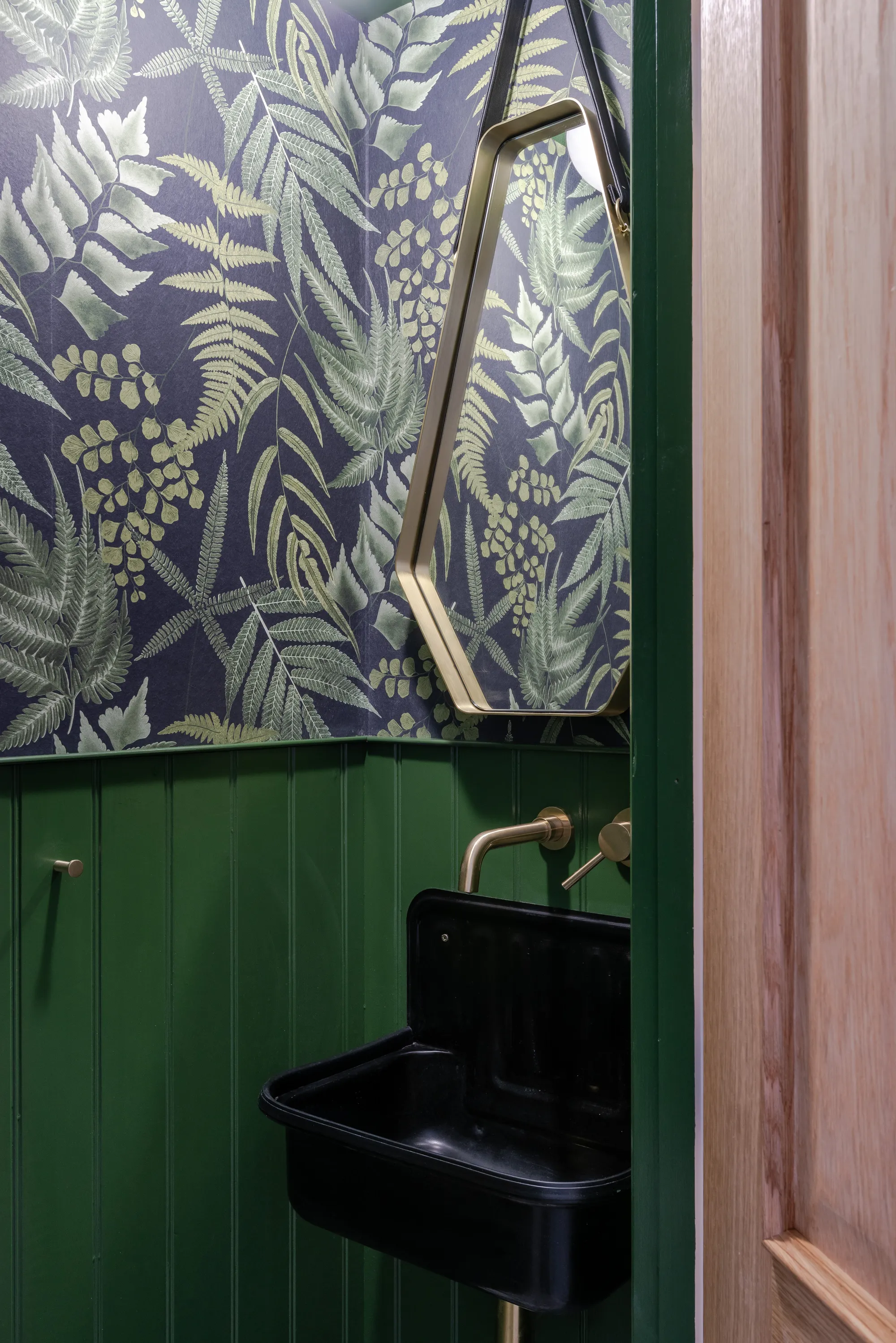 4 bed house for sale in Park Grove Road, Leytonstone, London, E11 - Property Image 11