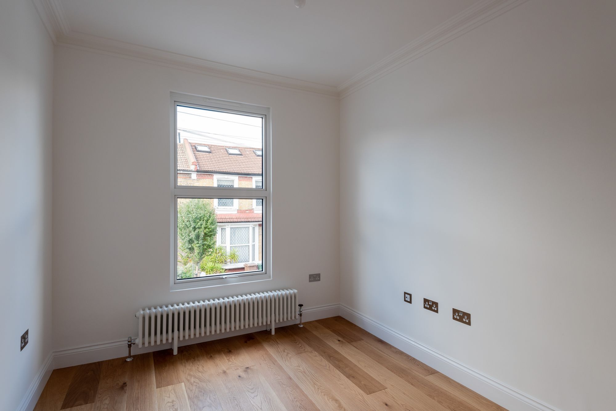 4 bed house for sale in Park Grove Road, Leytonstone, London, E11 - Property Image 36