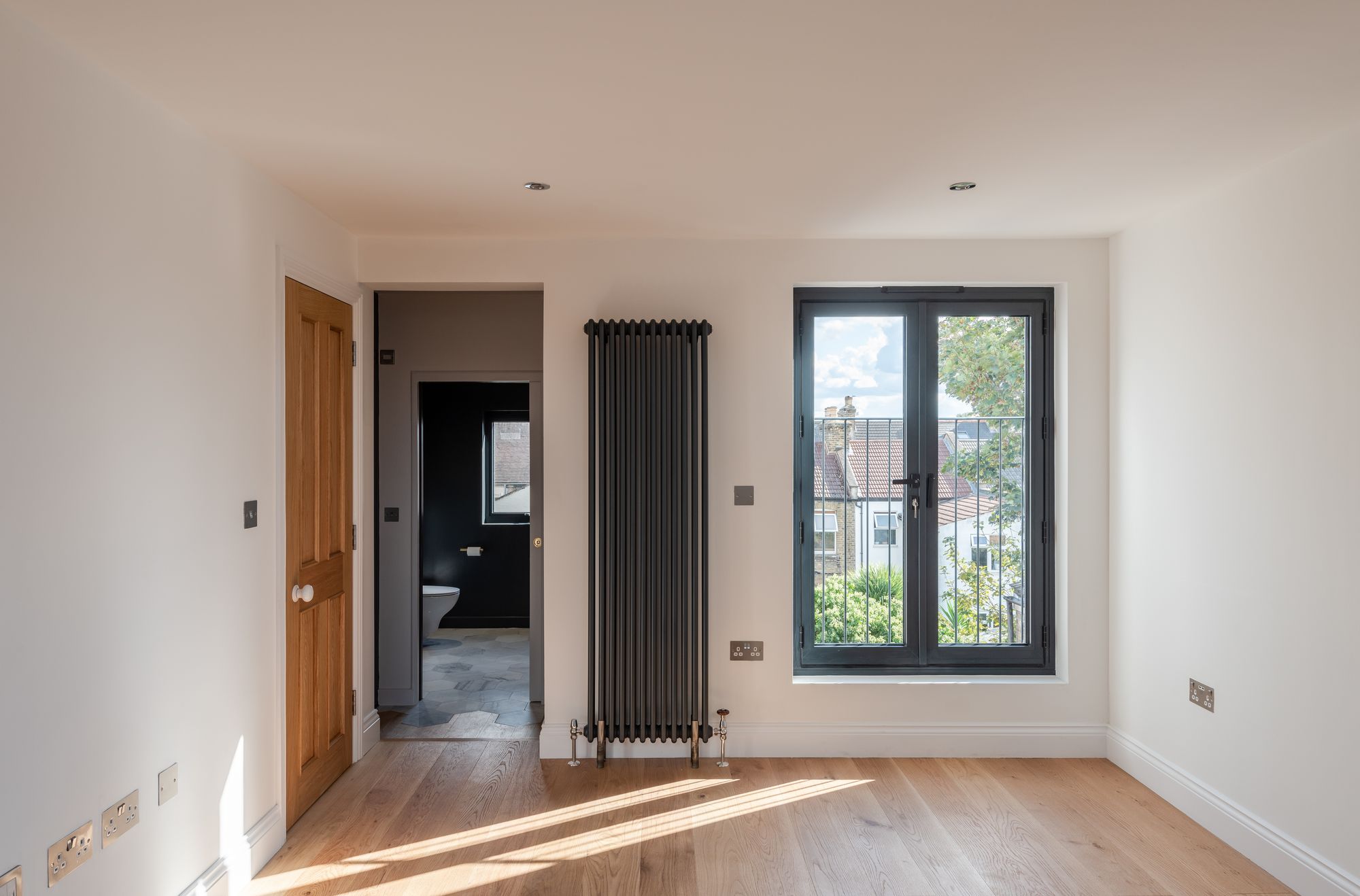 4 bed house for sale in Park Grove Road, Leytonstone, London, E11 - Property Image 39