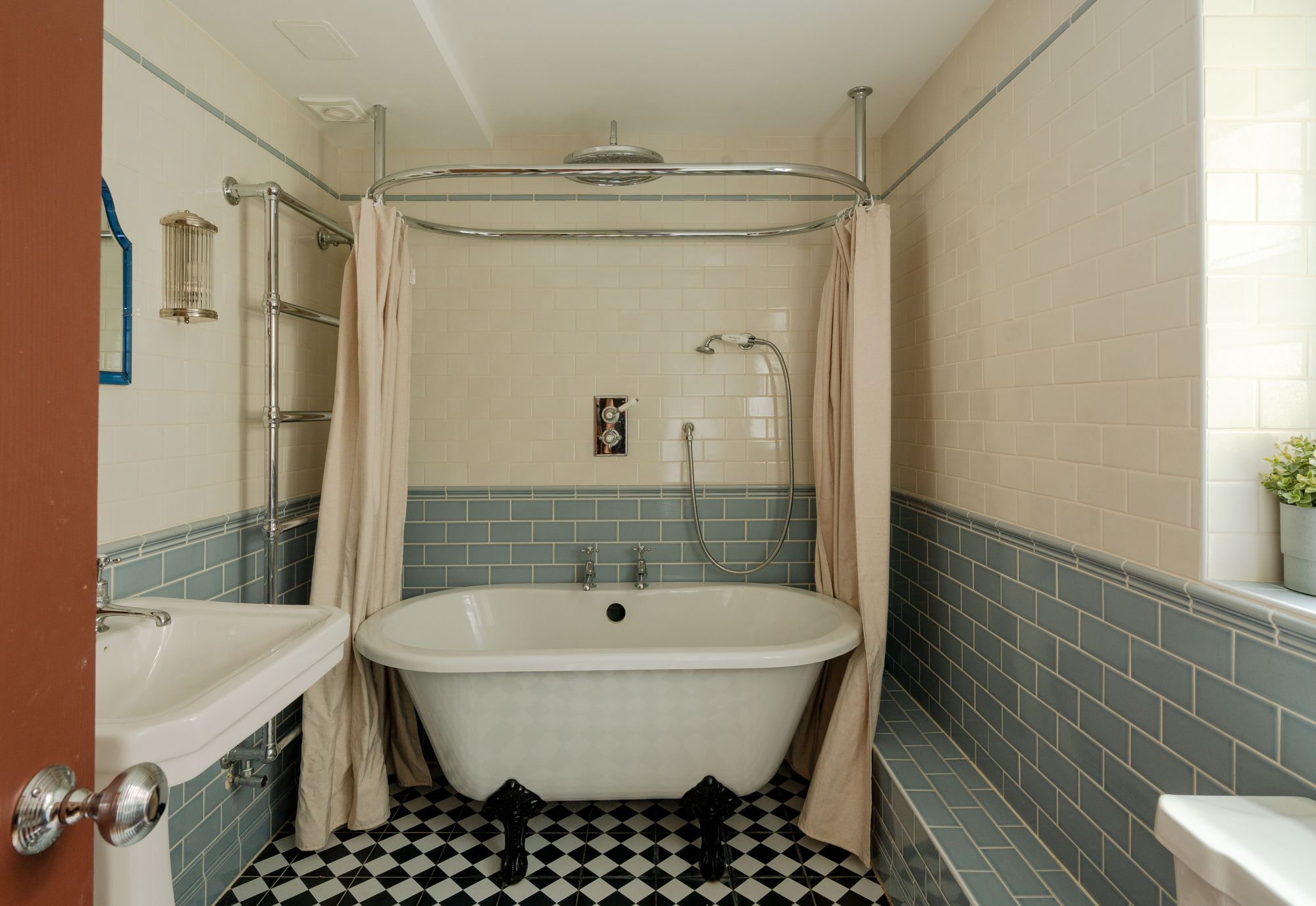 3 bed mid-terraced house for sale in Harrow Road, Leytonstone, London, E11  - Property Image 21