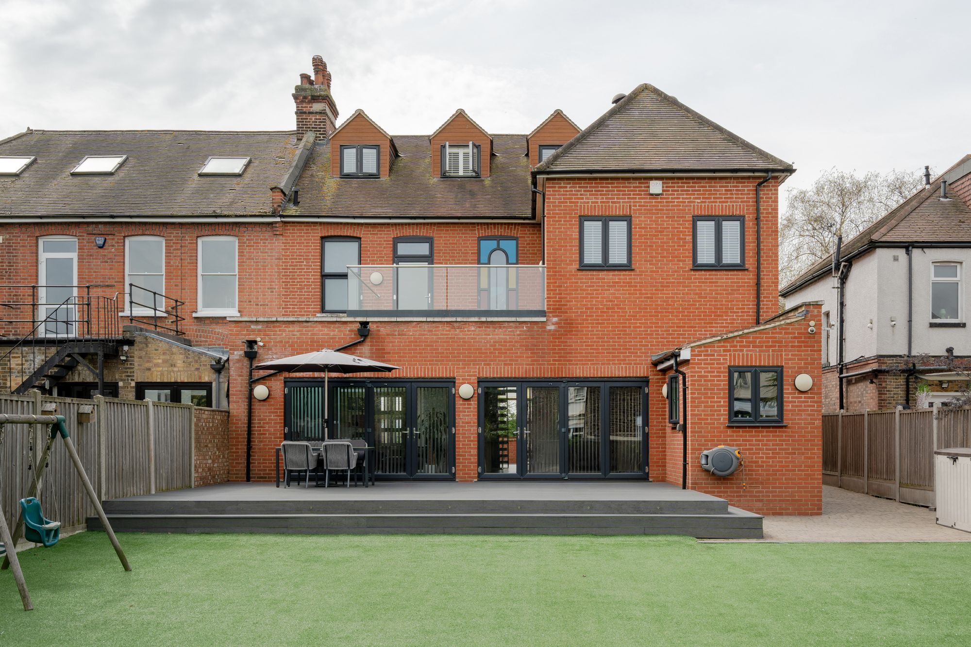 5 bed semi-detached house for sale in Aldersbrook Road, Aldersbrook, London, E12  - Property Image 2