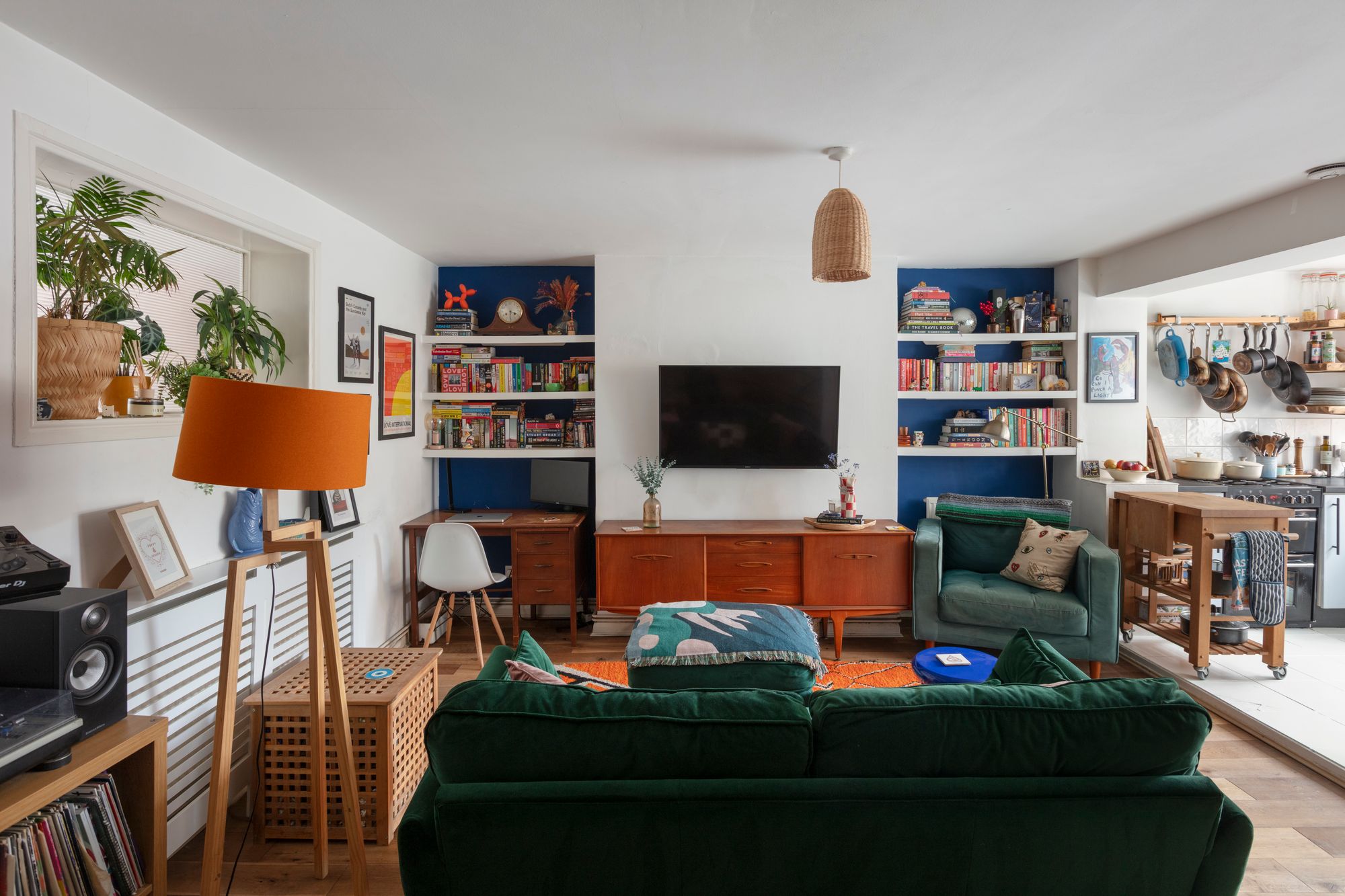 1 bed flat for sale in Vicarage Road, Leyton, London, E10  - Property Image 2