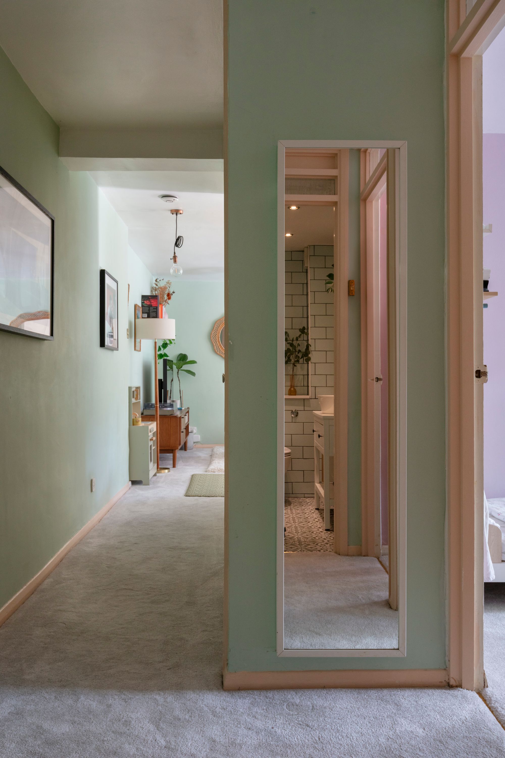 2 bed flat for sale in Queenswood Gardens, Aldersbrook, London, E11  - Property Image 13