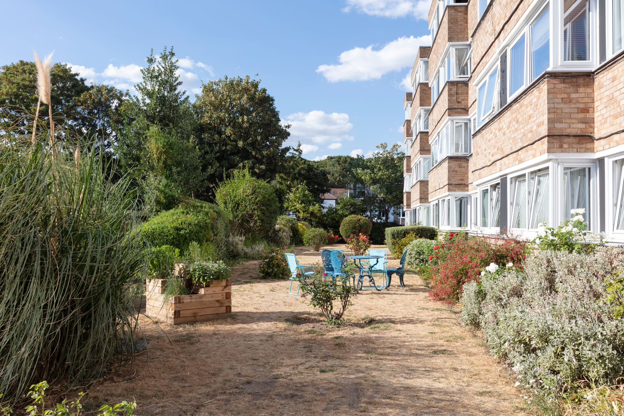 2 bed flat for sale in Queenswood Gardens, Aldersbrook, London, E11  - Property Image 33