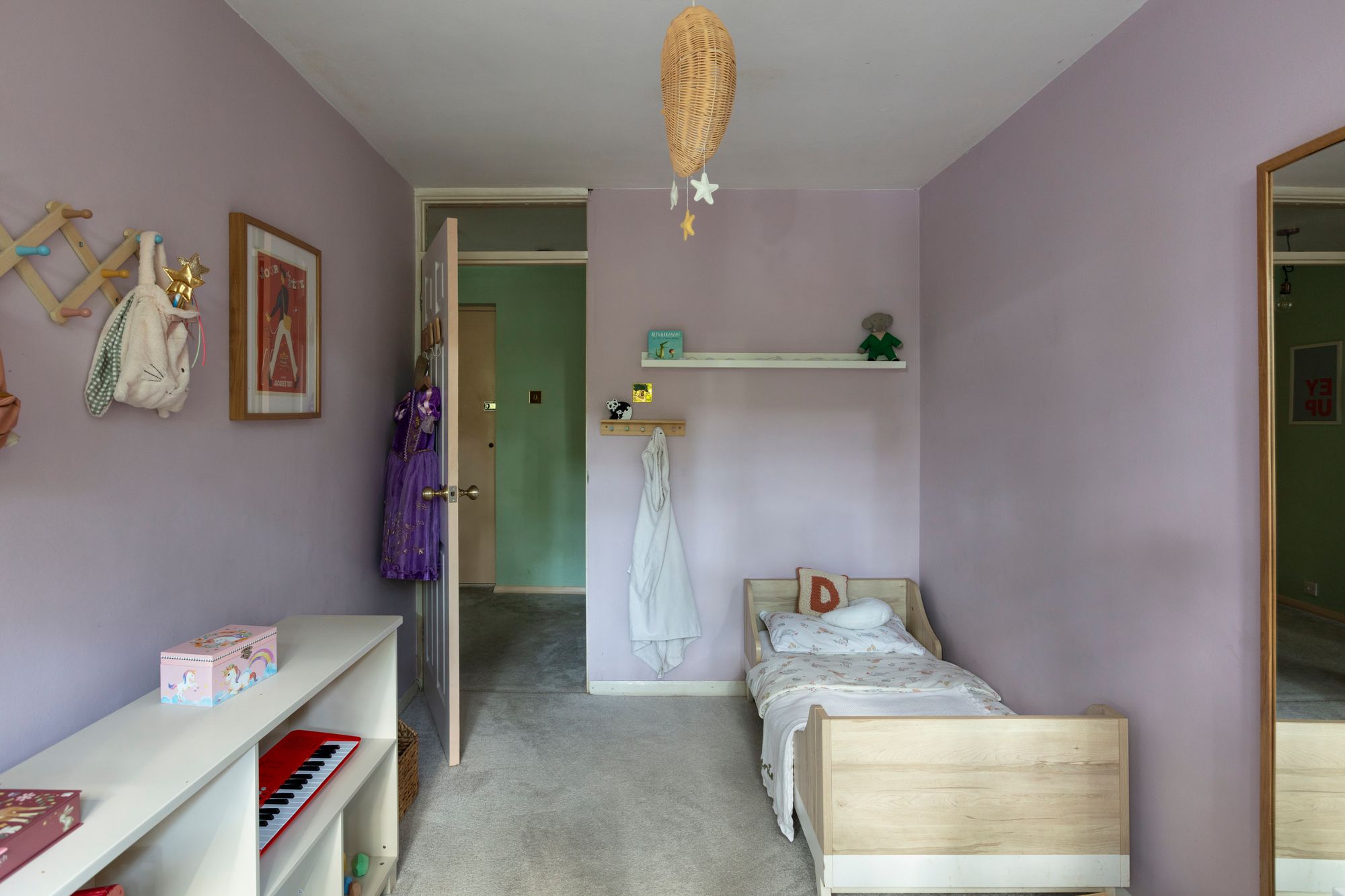 2 bed flat for sale in Queenswood Gardens, Aldersbrook, London, E11  - Property Image 31