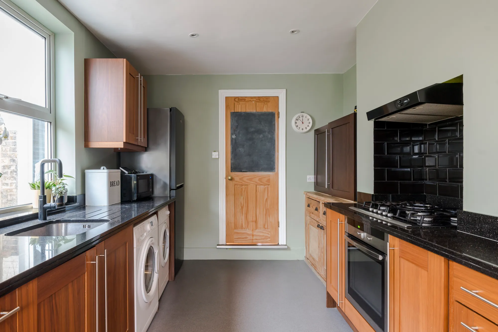 4 bed mid-terraced house for sale in Melford Road, Leytonstone, London, E11  - Property Image 9