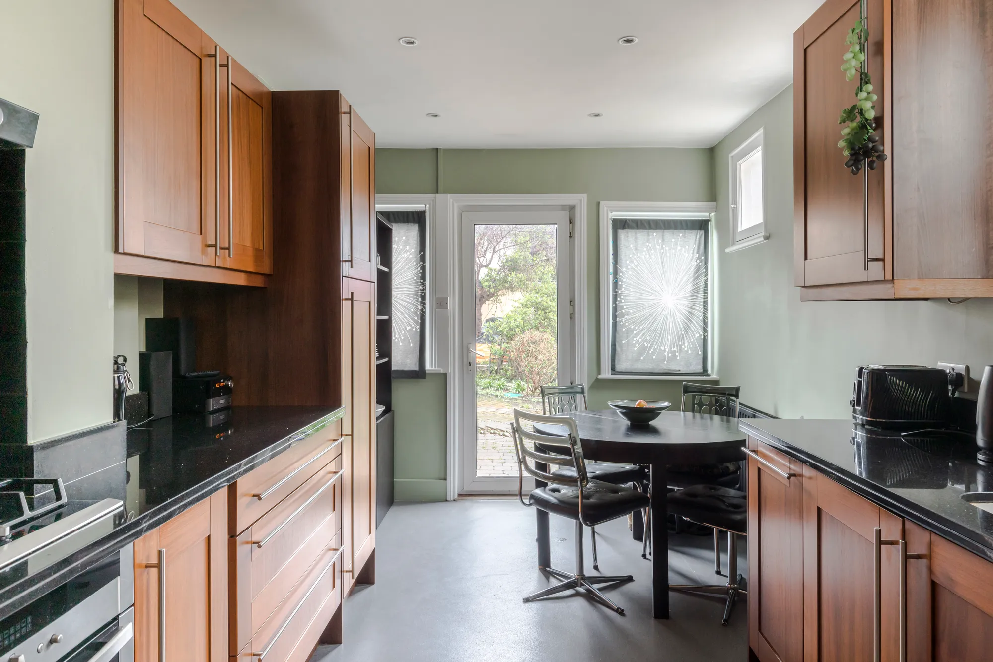 4 bed mid-terraced house for sale in Melford Road, Leytonstone, London, E11  - Property Image 8