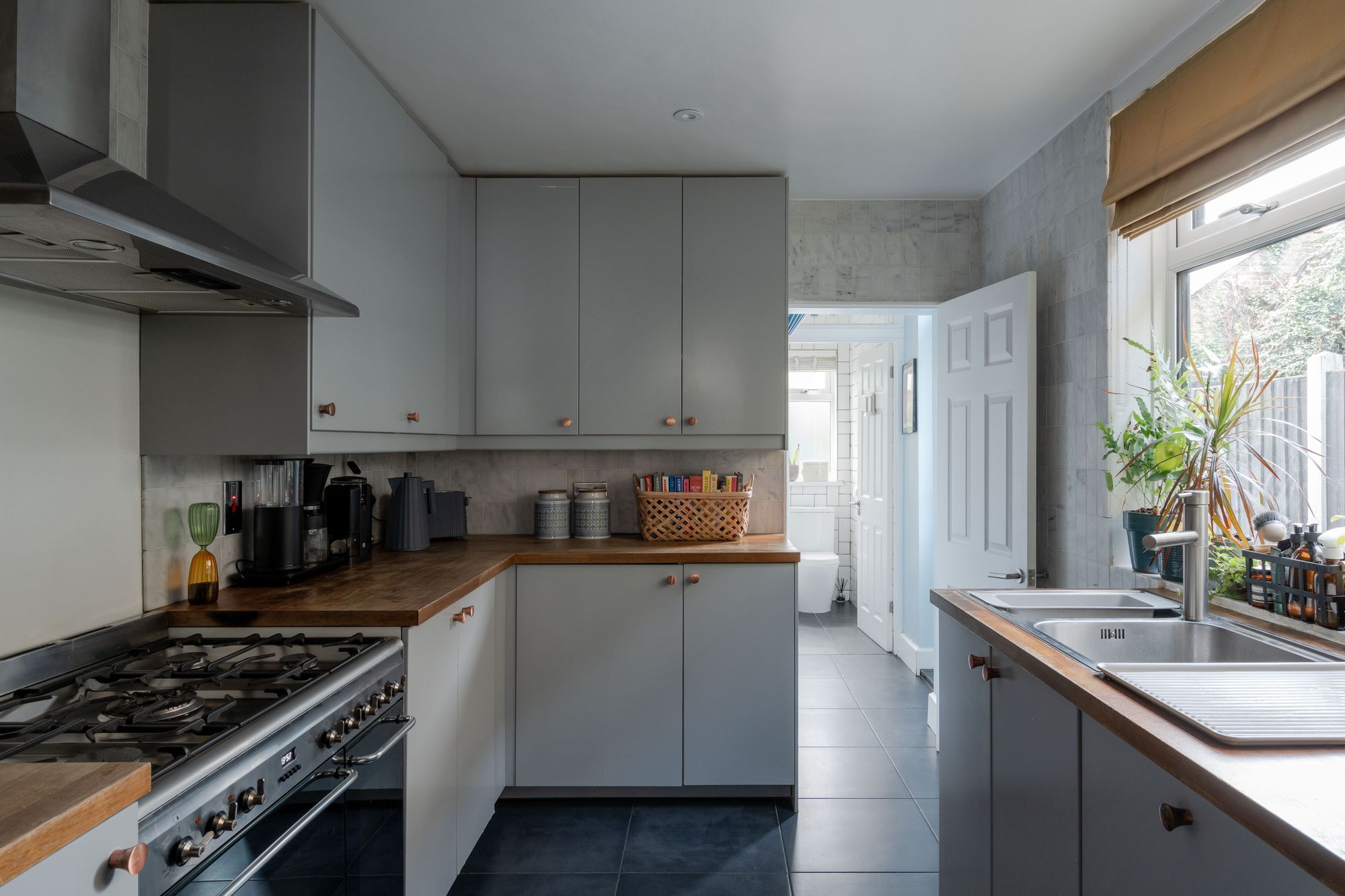 3 bed terraced house for sale in Kingsdown Road, Leytonstone, London, E11  - Property Image 17