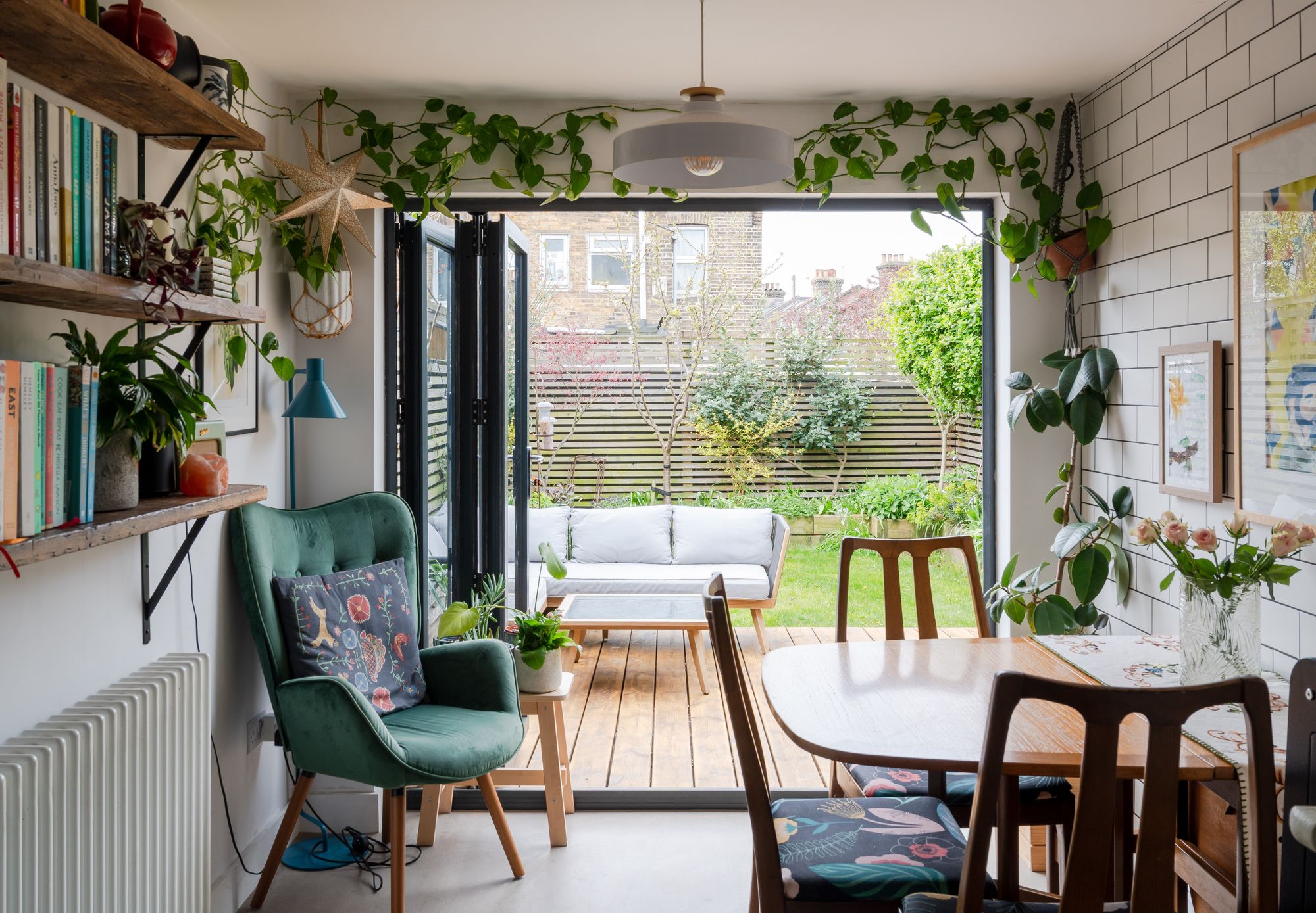 4 bed end of terrace house for sale in Cheneys Road, Leytonstone, London, E11  - Property Image 2