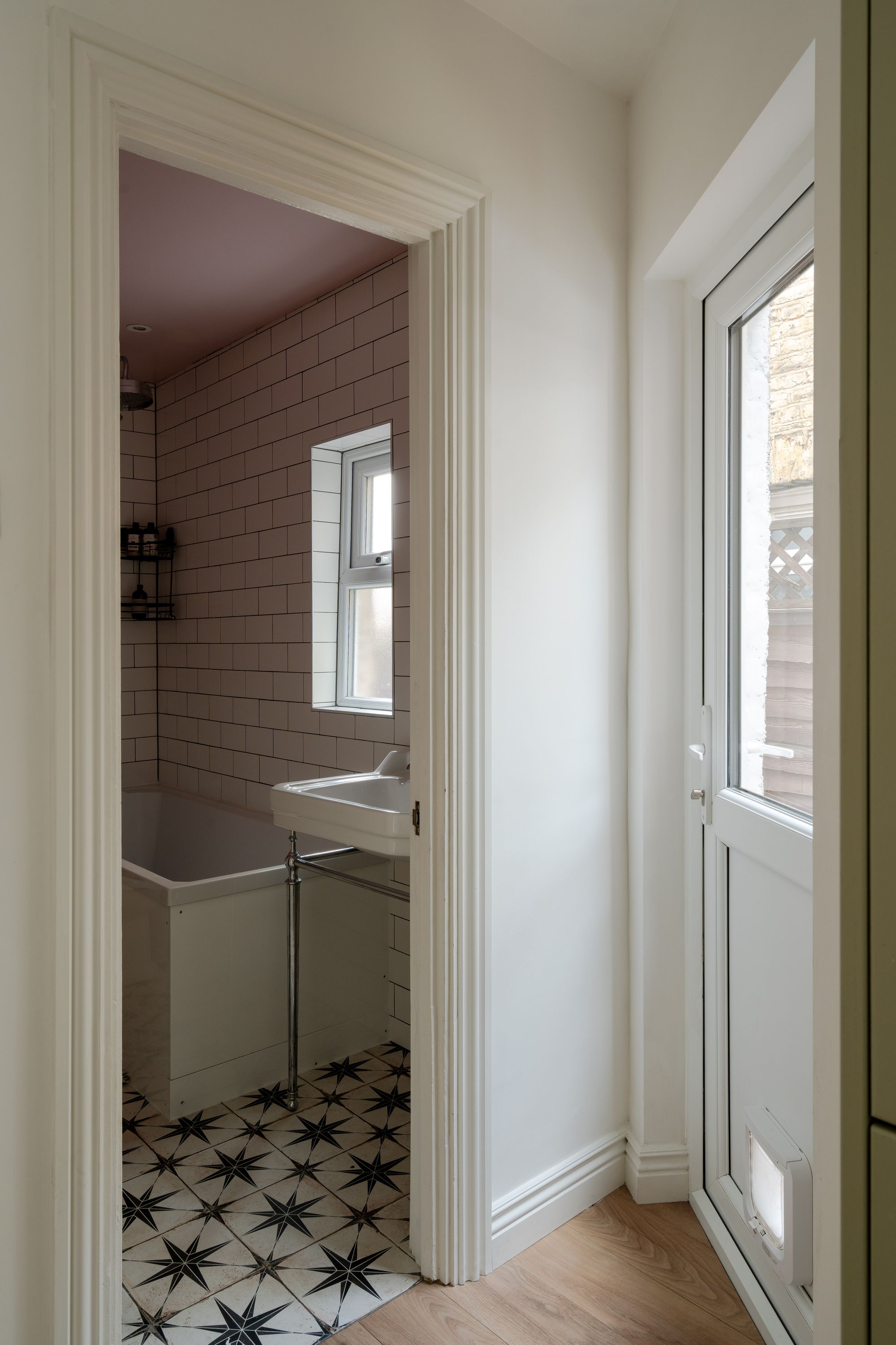 2 bed maisonette for sale in Claude Road, Leyton, London, E10  - Property Image 21