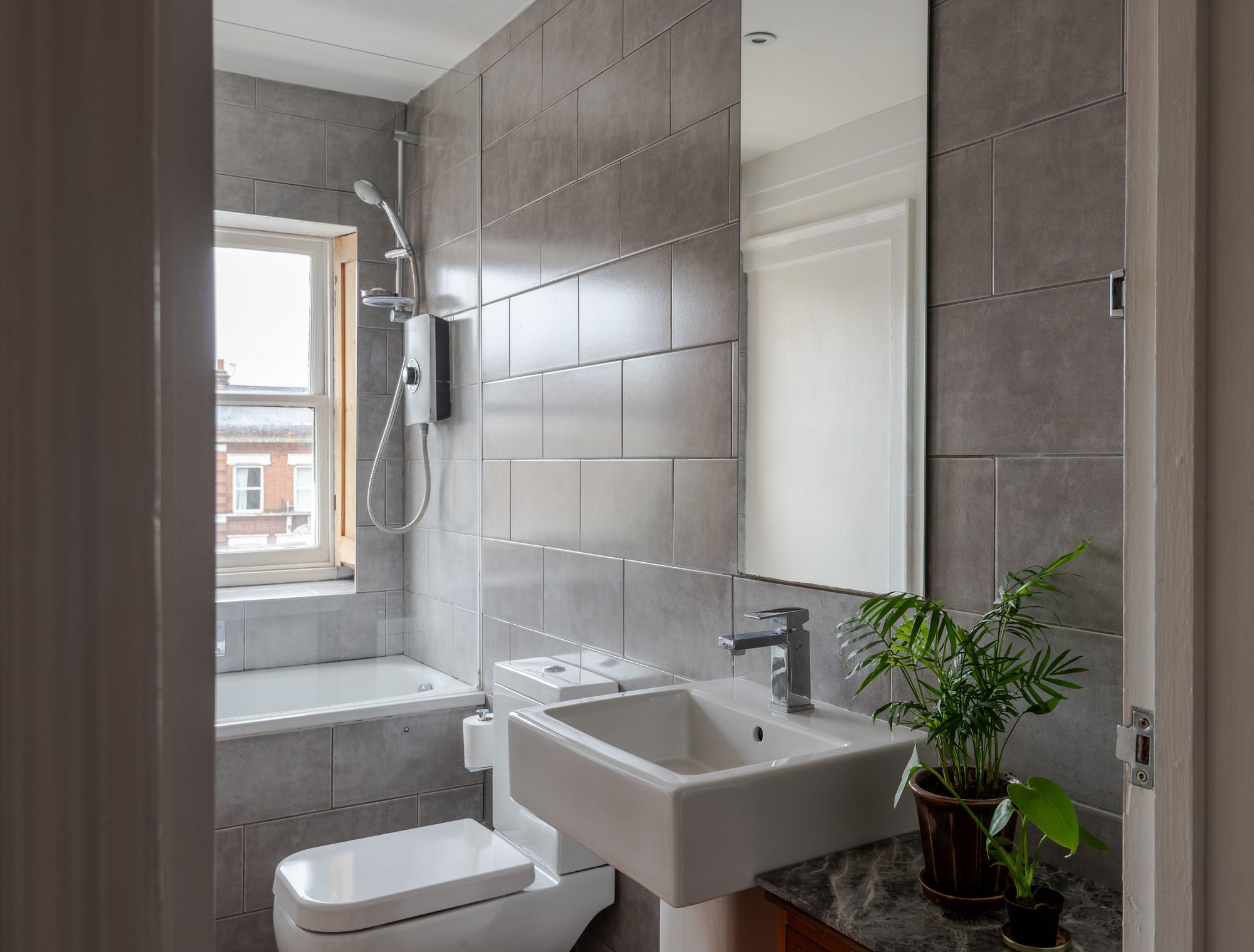 2 bed flat for sale in High Road Leytonstone, London, E11  - Property Image 25