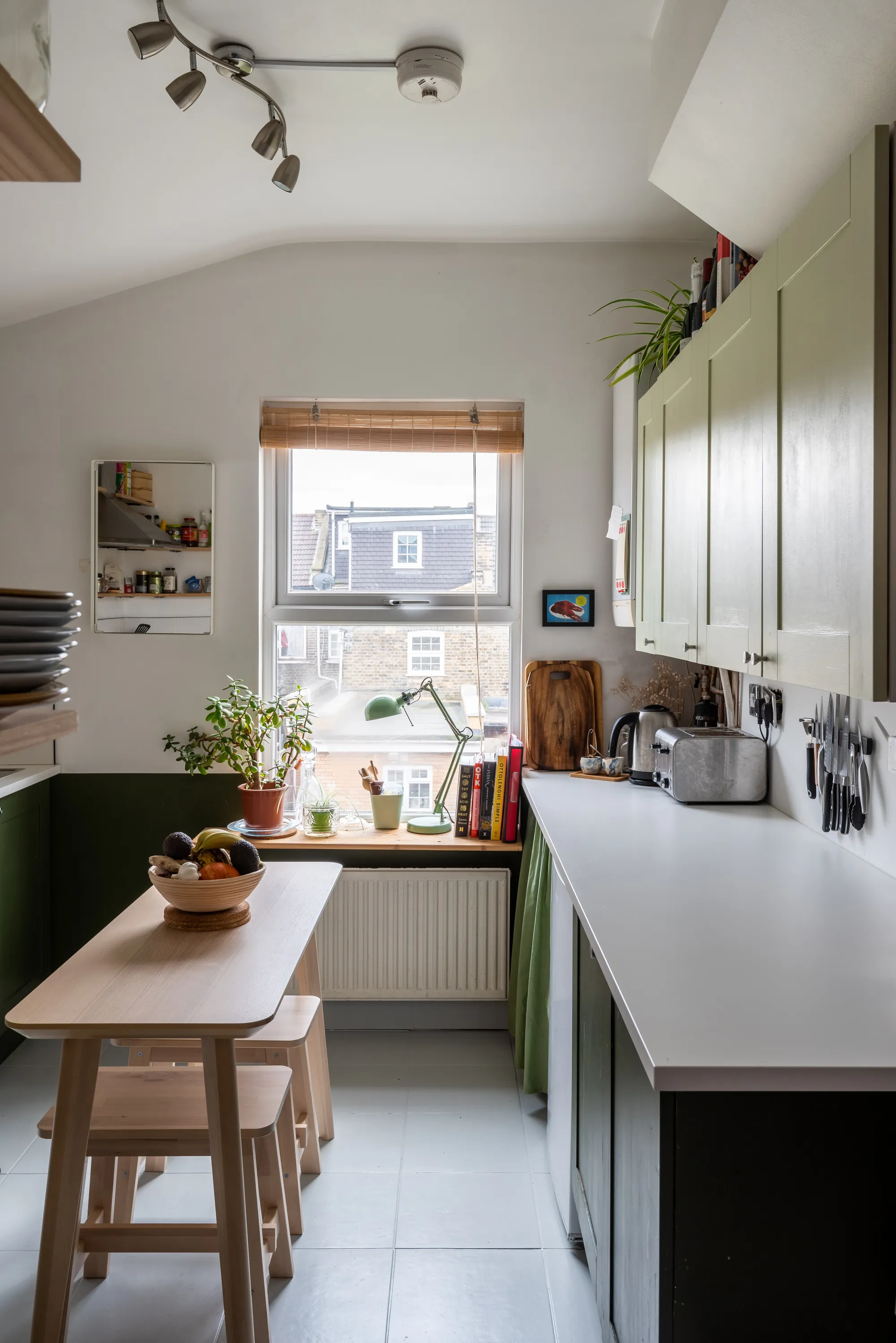 2 bed flat for sale in Millais Road, Leytonstone, London, E11  - Property Image 13