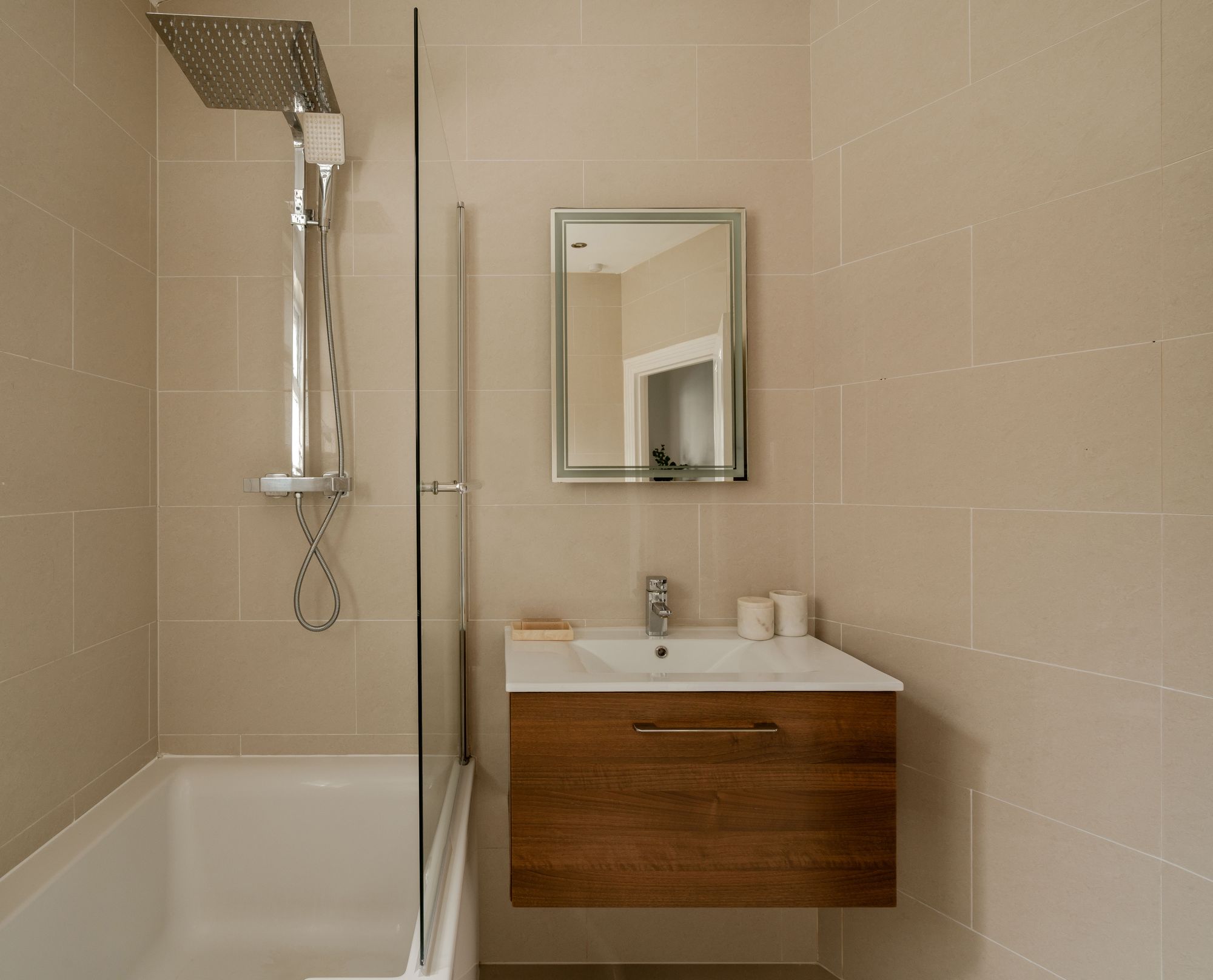 3 bed mid-terraced house for sale in Canterbury Road, Leyton, London, E10  - Property Image 27