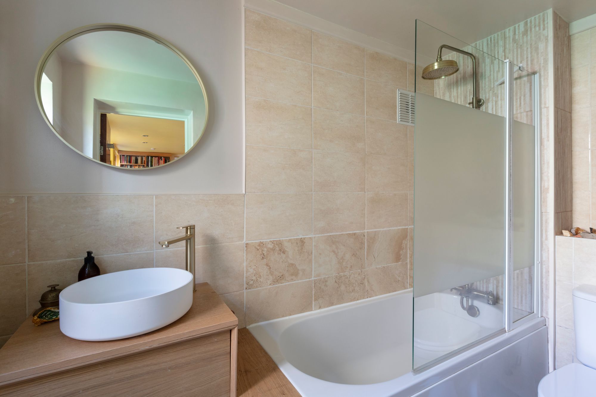 2 bed flat for sale in Millais Road, Leytonstone, London, E11  - Property Image 13