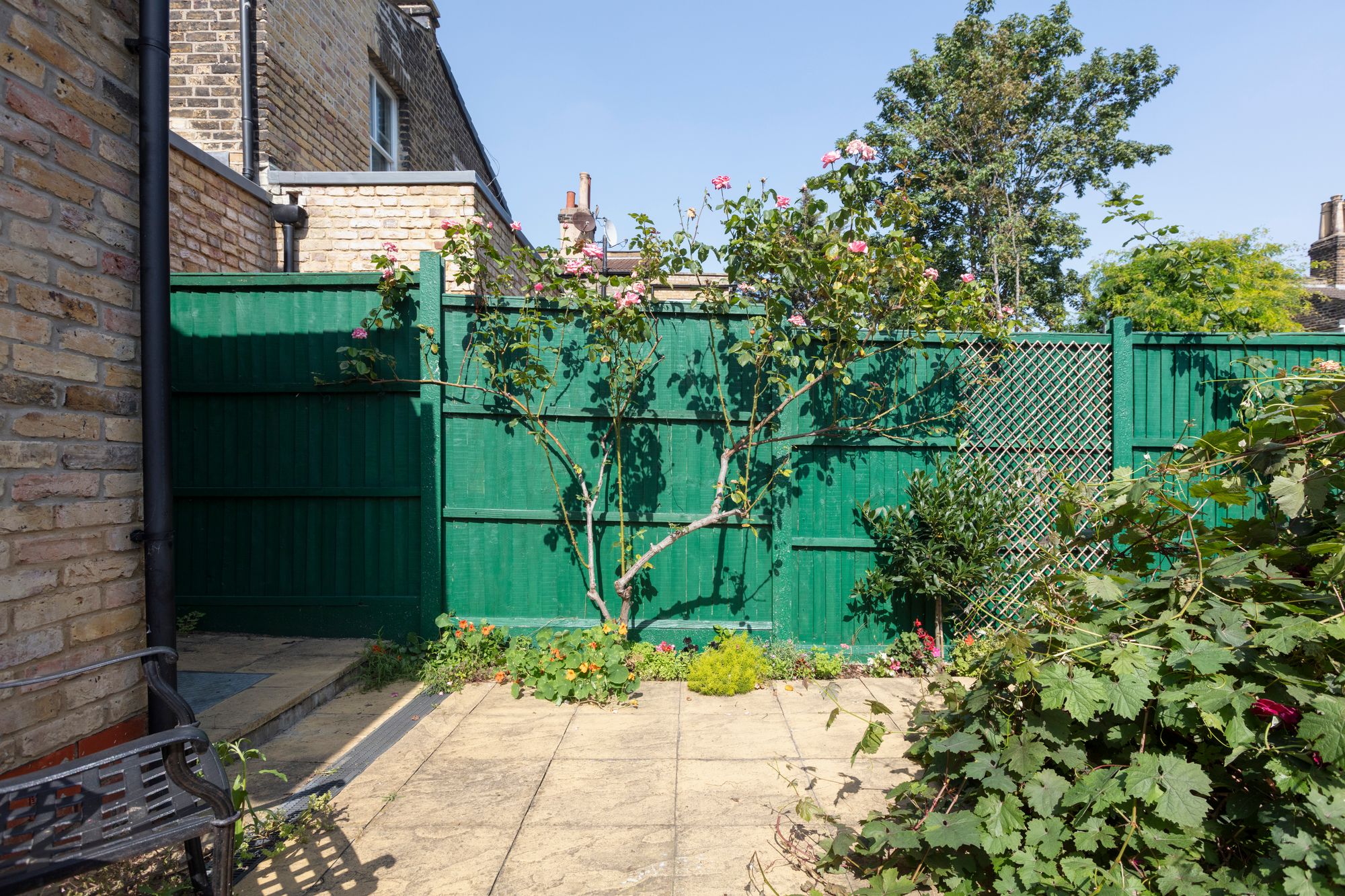 2 bed flat for sale in Millais Road, Leytonstone, London, E11  - Property Image 35