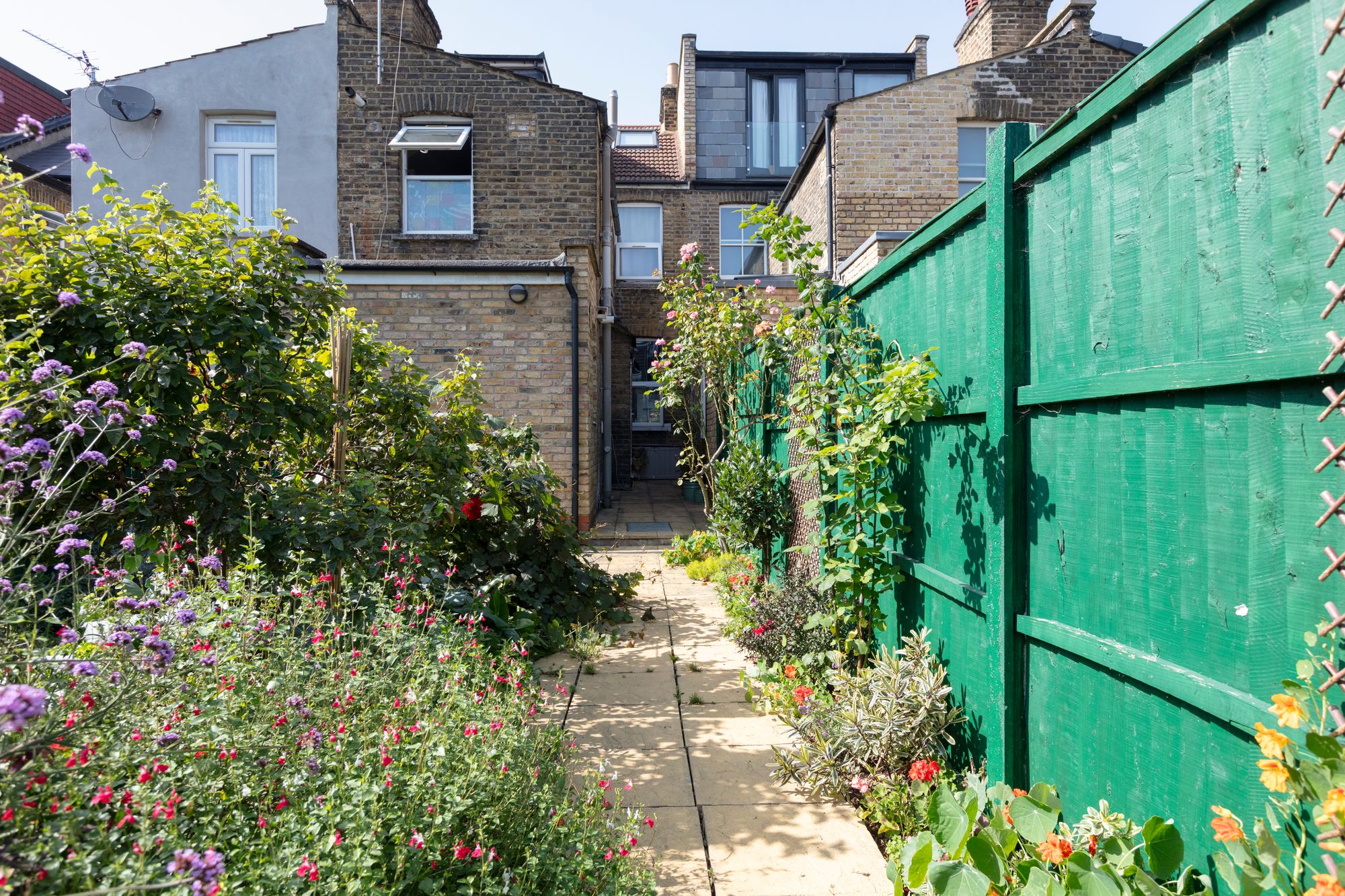 2 bed flat for sale in Millais Road, Leytonstone, London, E11  - Property Image 37