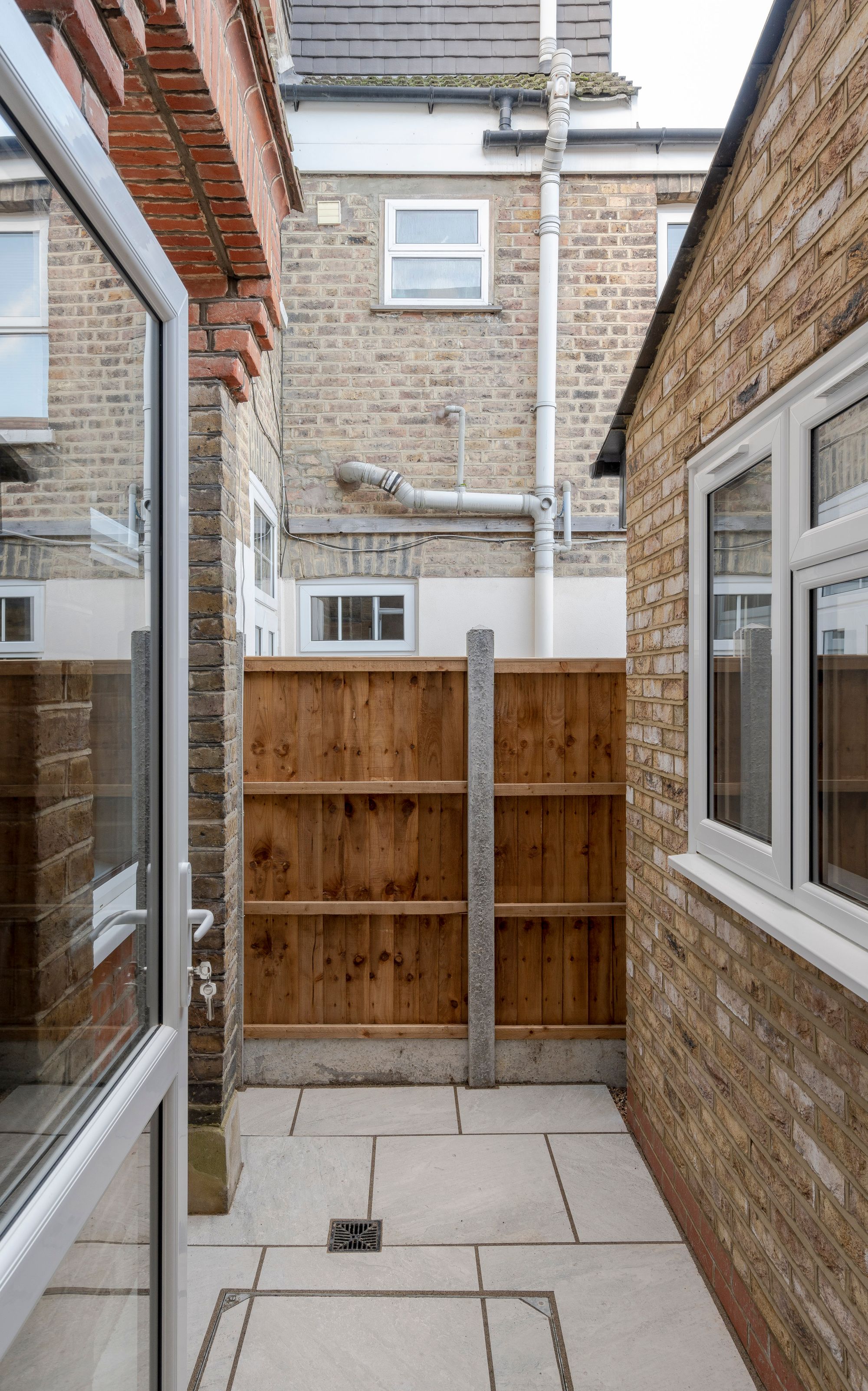 3 bed ground floor flat for sale in Barclay Road, Bushwood, London, E11  - Property Image 32