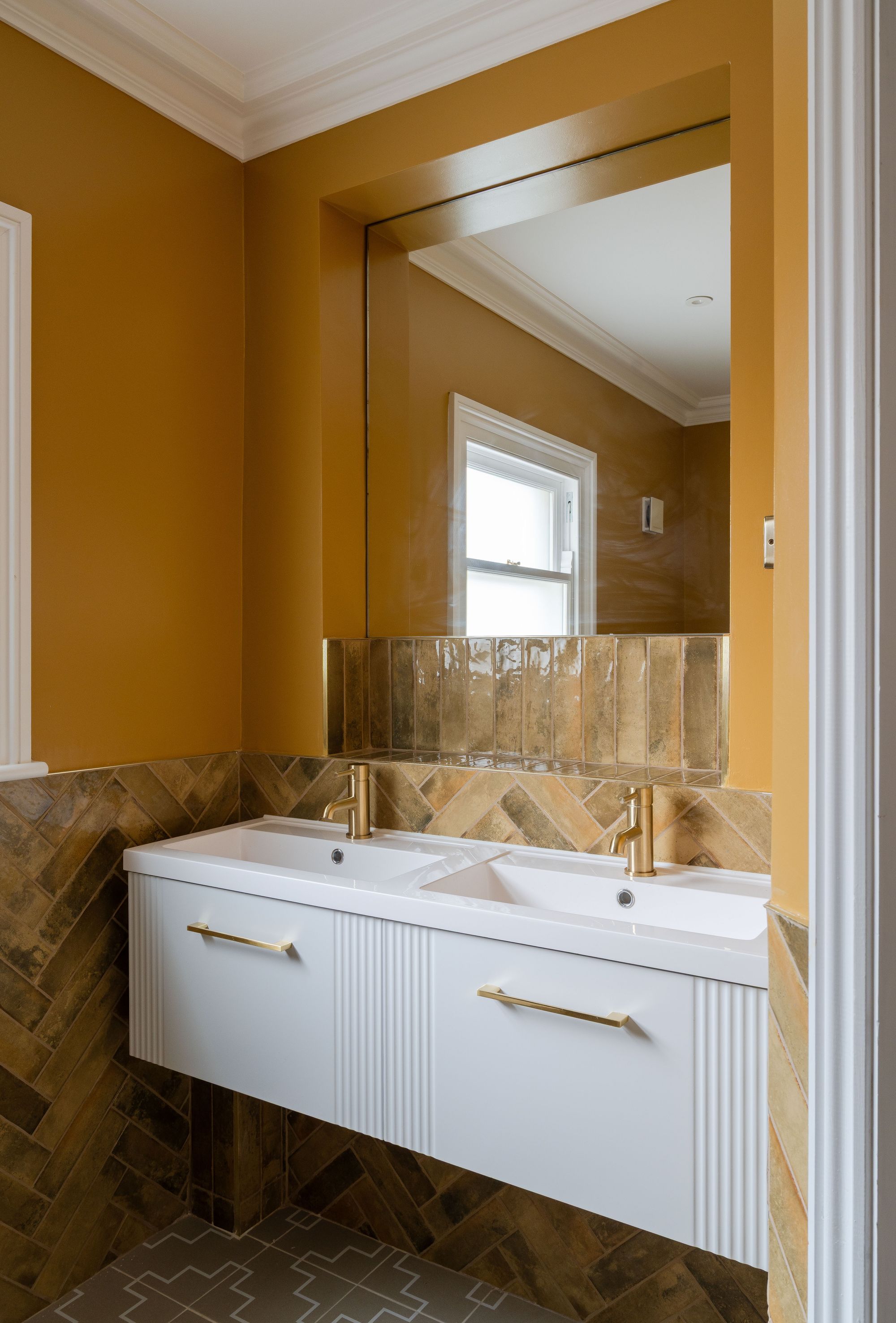 5 bed terraced house for sale in Leyspring Road, Bushwood, London, E11  - Property Image 21