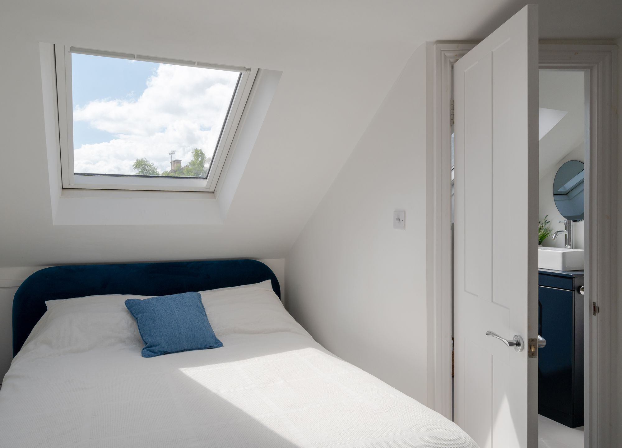 3 bed mid-terraced house for sale in Downsell Road, Leyton, London, E15  - Property Image 33