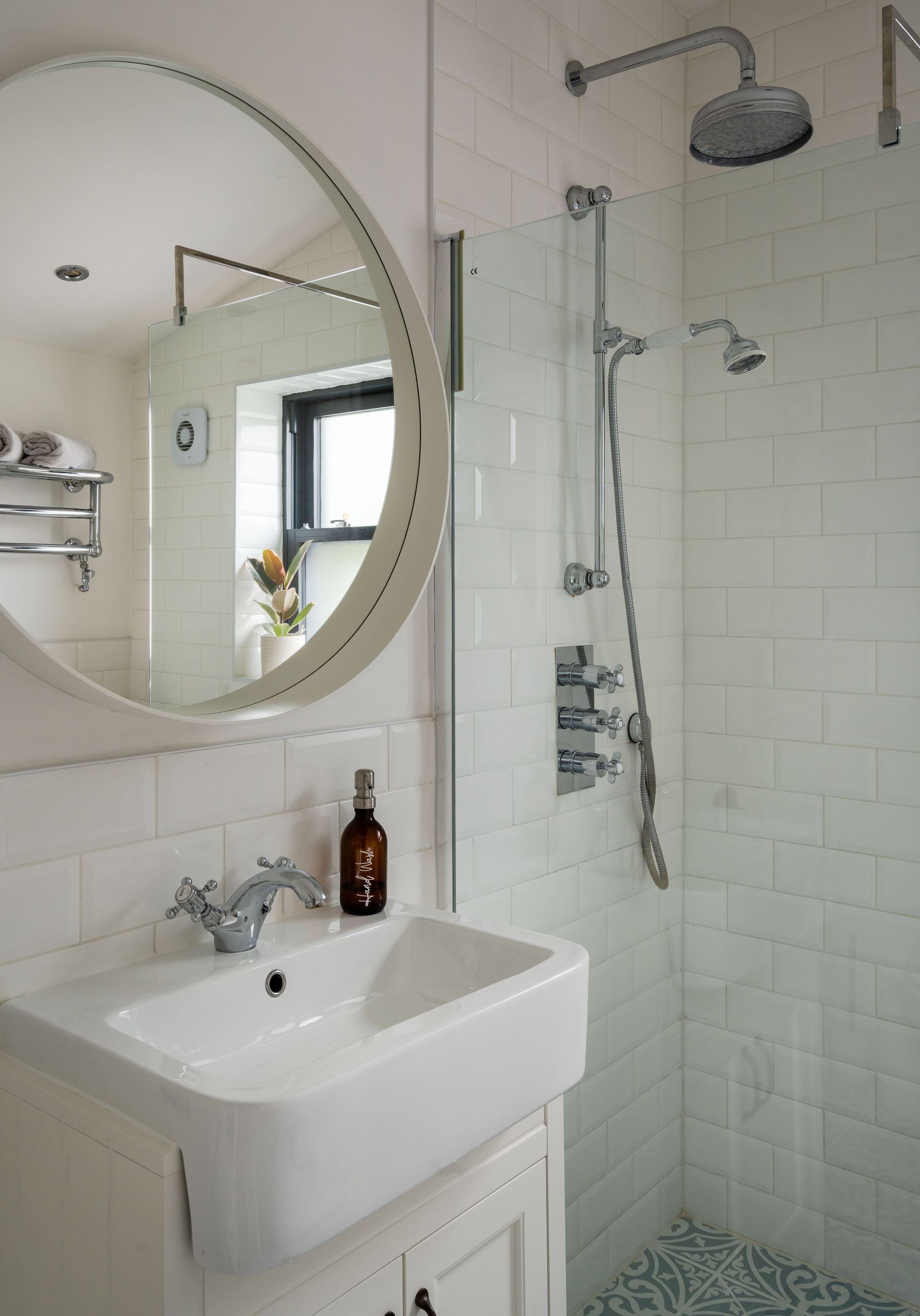 3 bed mid-terraced house for sale in Downsell Road, Leyton, London, E15  - Property Image 29