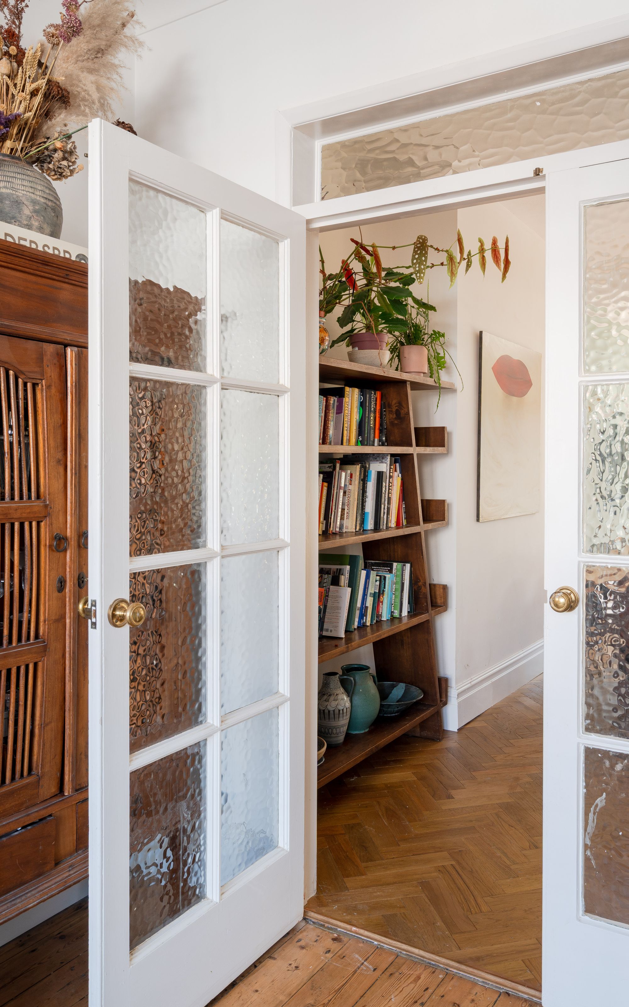 4 bed semi-detached house for sale in Woodlands Avenue, Aldersbrook, London, E11  - Property Image 6