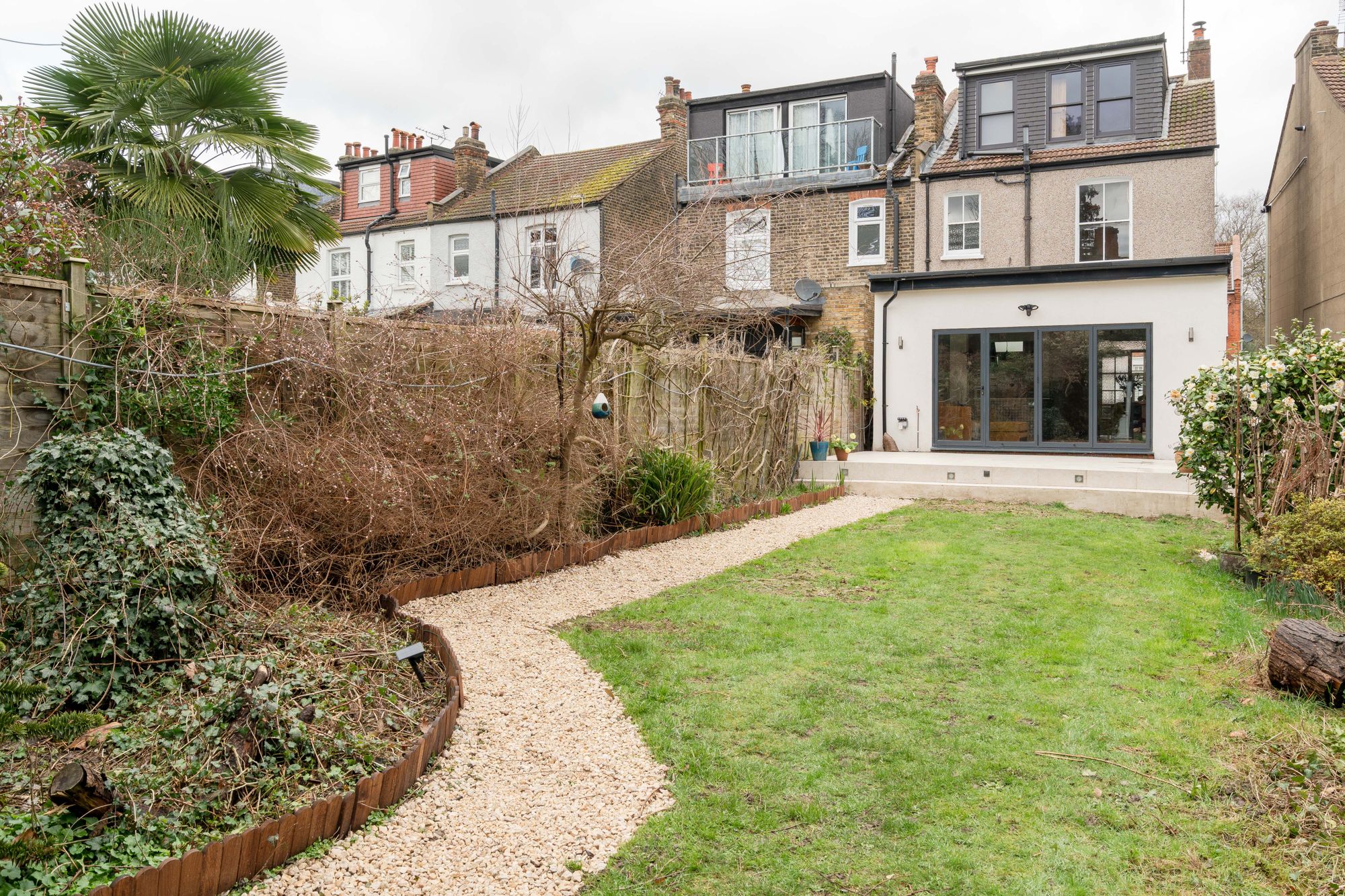 4 bed semi-detached house for sale in Woodlands Avenue, Aldersbrook, London, E11  - Property Image 43