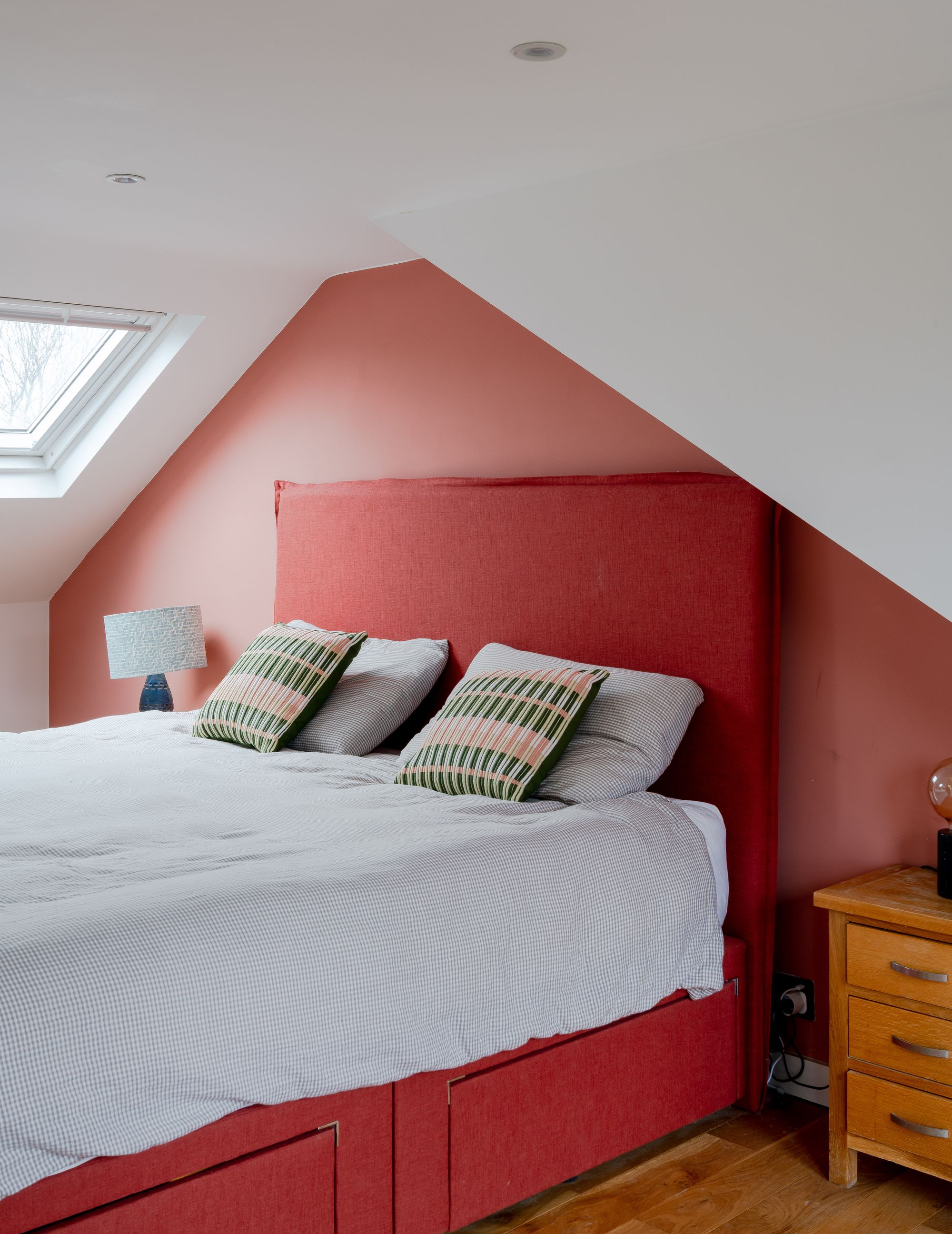 4 bed semi-detached house for sale in Woodlands Avenue, Aldersbrook, London, E11  - Property Image 34