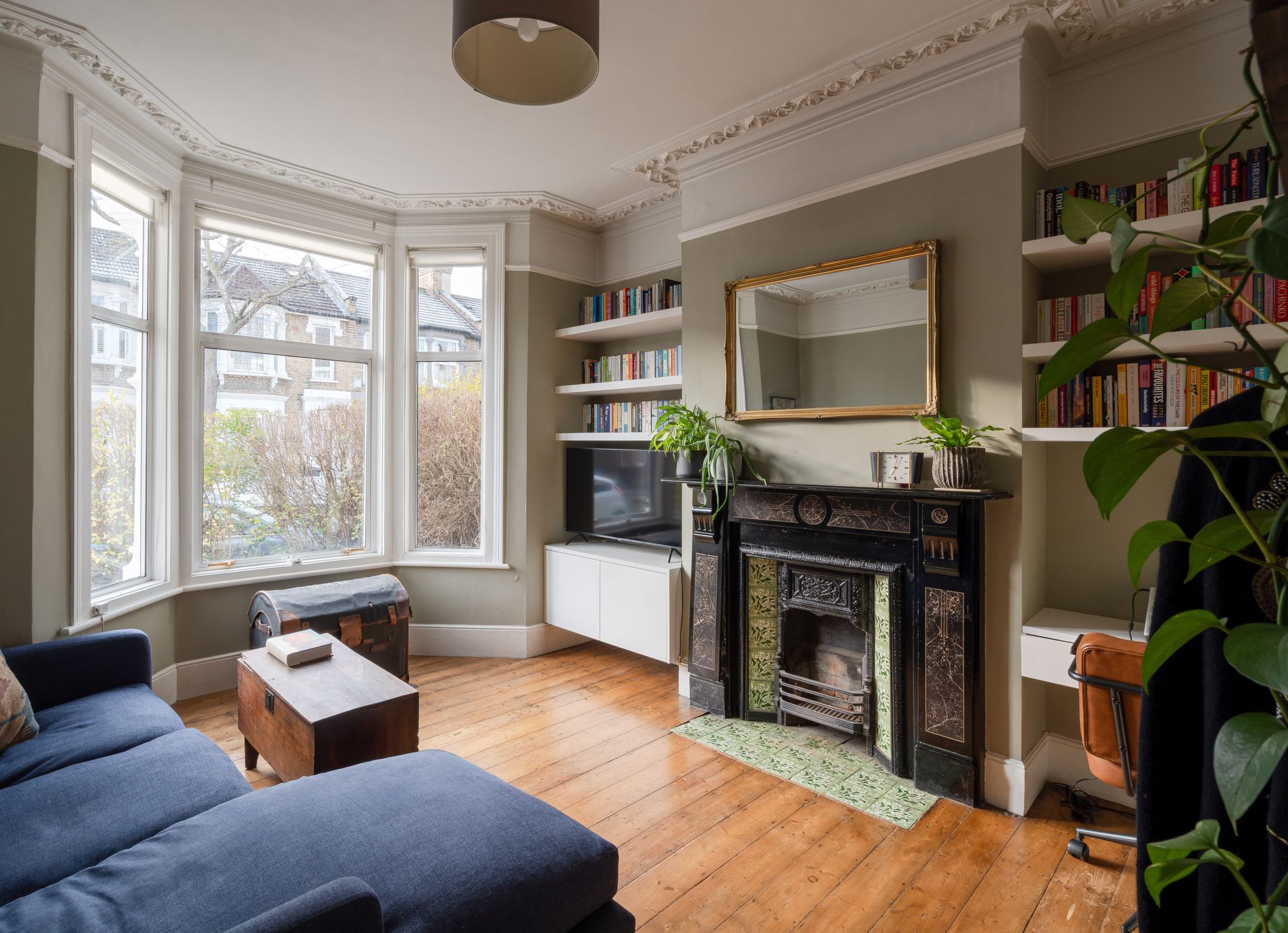2 bed flat for sale in Leybourne Road, Bushwood, London, E11 - Property Image 2