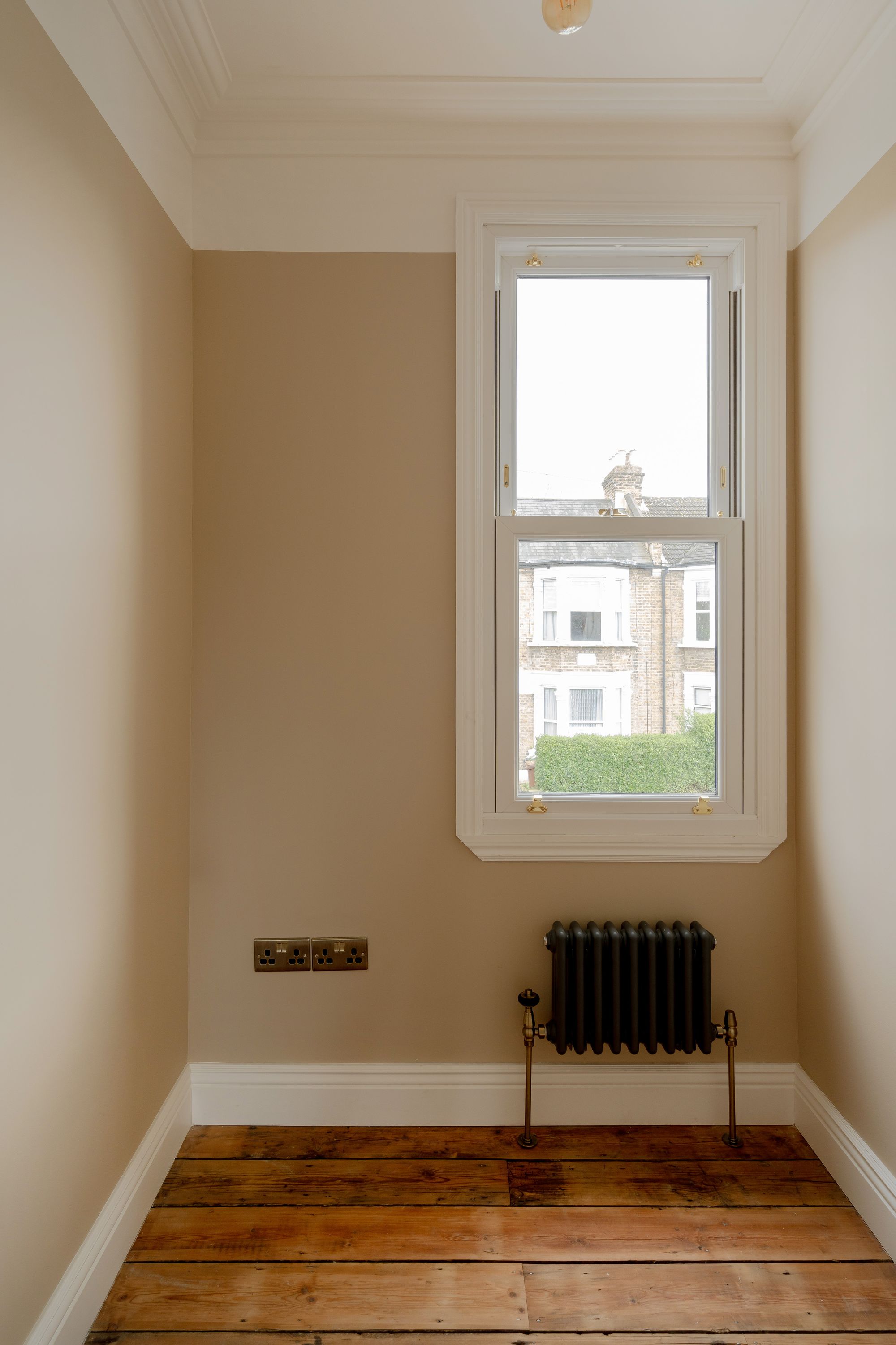 4 bed mid-terraced house for sale in Morley Road, Leyton, London, E10  - Property Image 37