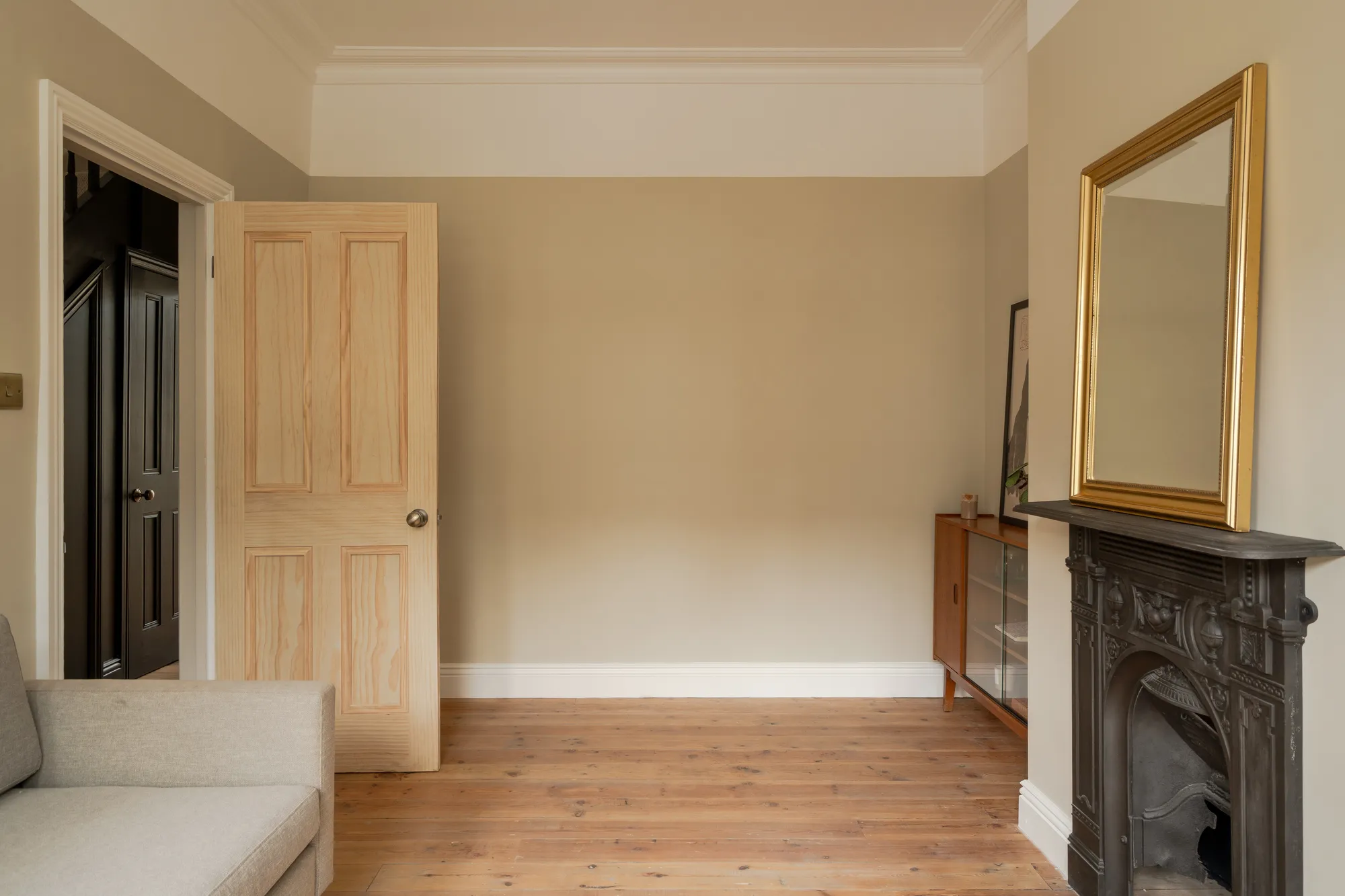 4 bed mid-terraced house for sale in Morley Road, Leyton, London, E10  - Property Image 6