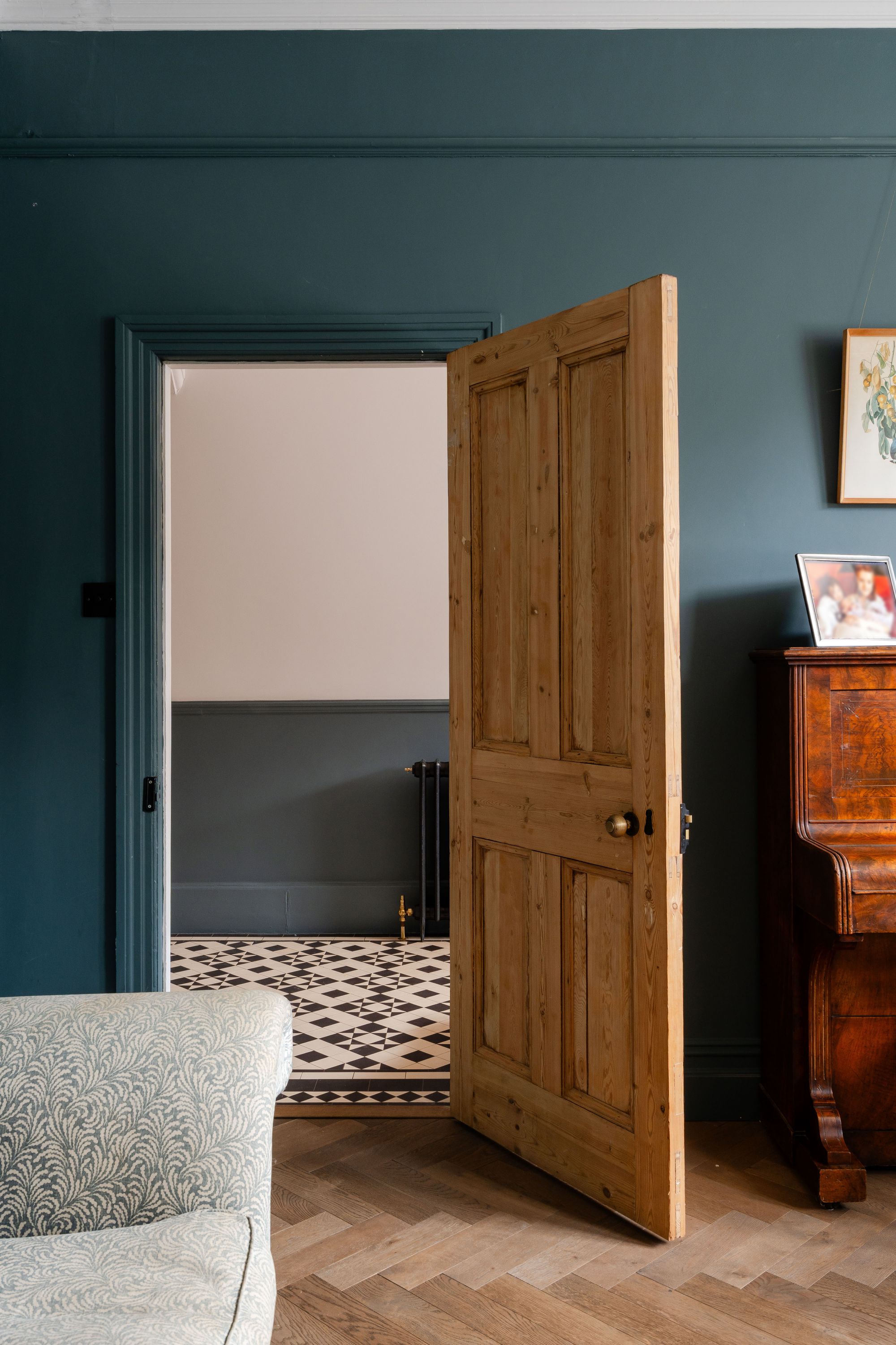 5 bed semi-detached house for sale in Dover Road, Aldersbrook, London, E12  - Property Image 8