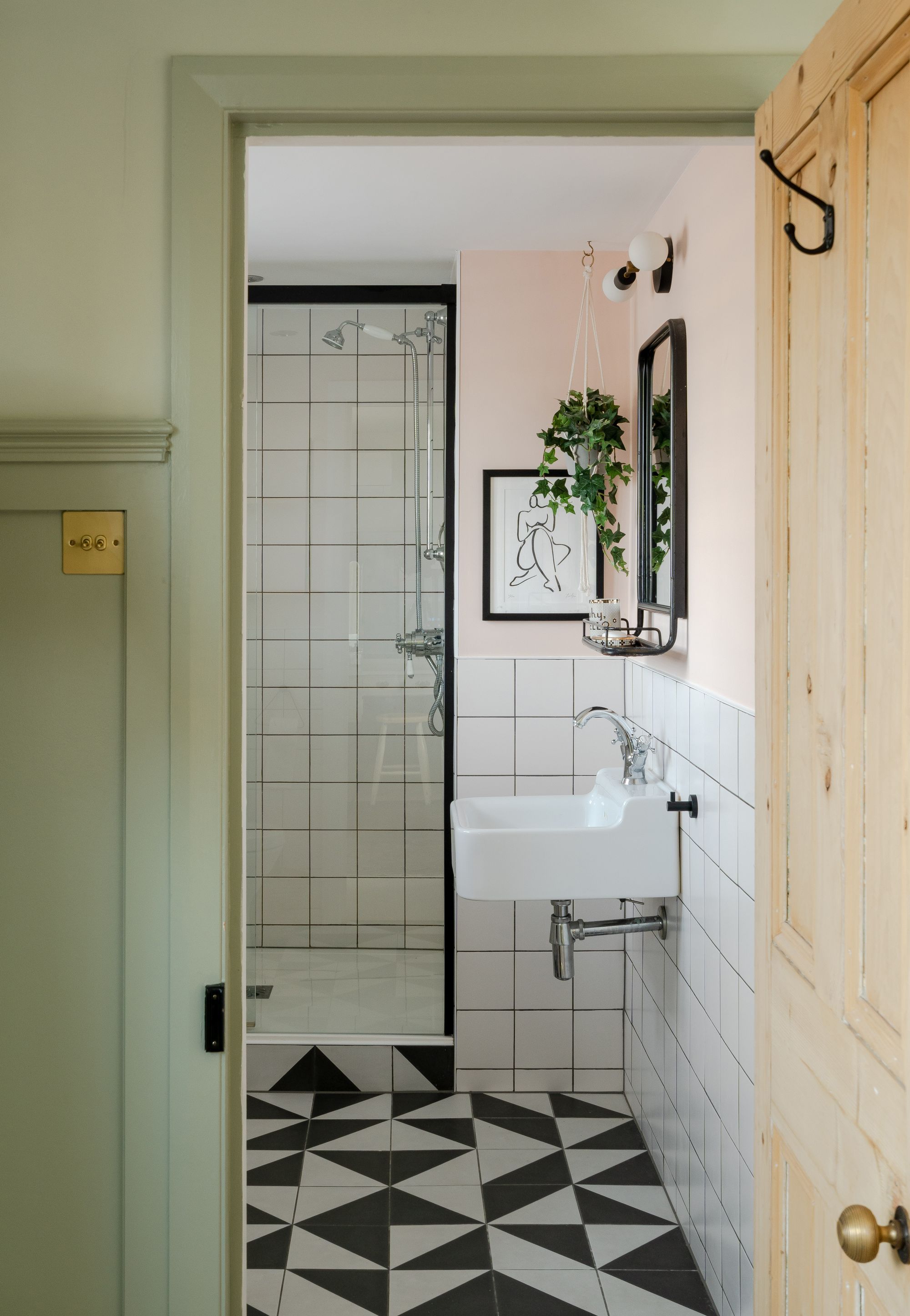 5 bed semi-detached house for sale in Dover Road, Aldersbrook, London, E12  - Property Image 45