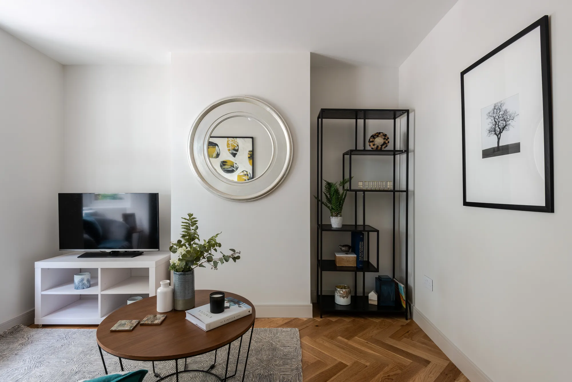 2 bed mid-terraced house for sale in Harrow Road, Leytonstone, London, E11 - Property Image 3