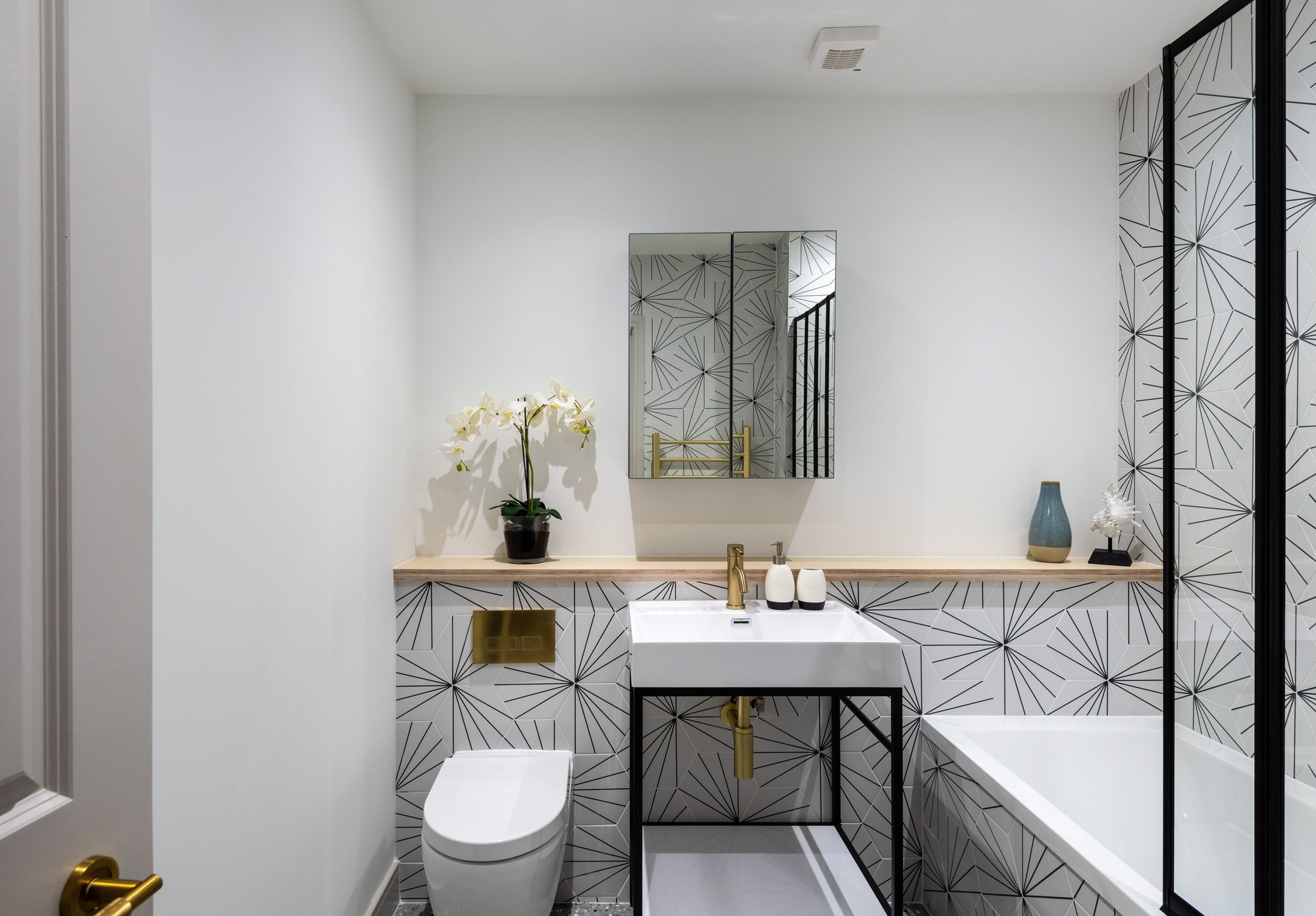 2 bed mid-terraced house for sale in Harrow Road, Leytonstone, London, E11 - Property Image 30