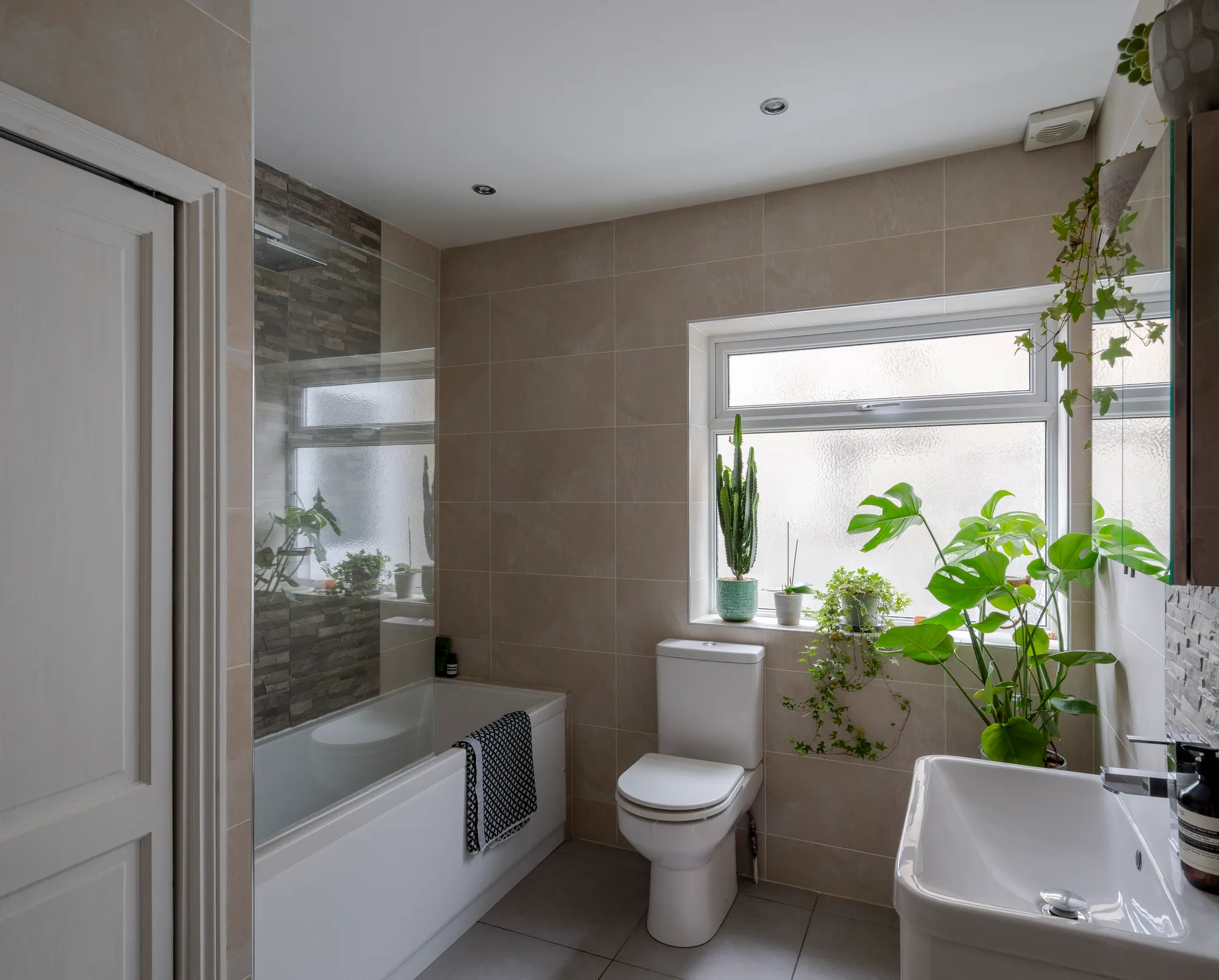 2 bed flat for sale in Forest Glade, Upper Leytonstone, London, E11  - Property Image 19