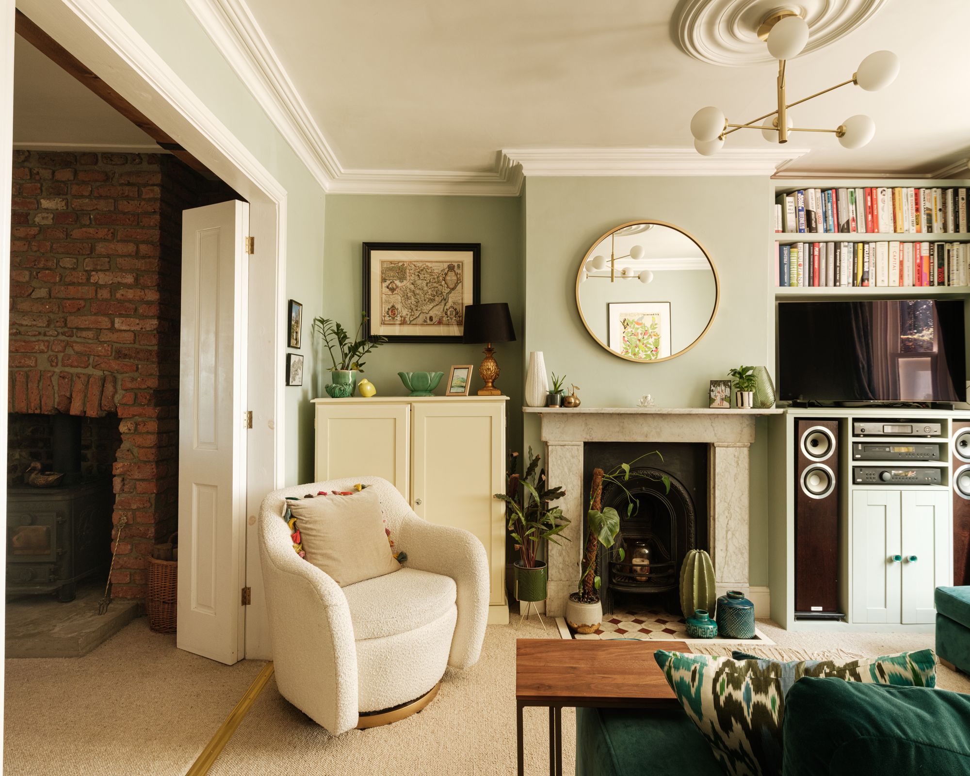 2 bed terraced house for sale in Harrow Road, Leytonstone, London, E11  - Property Image 2