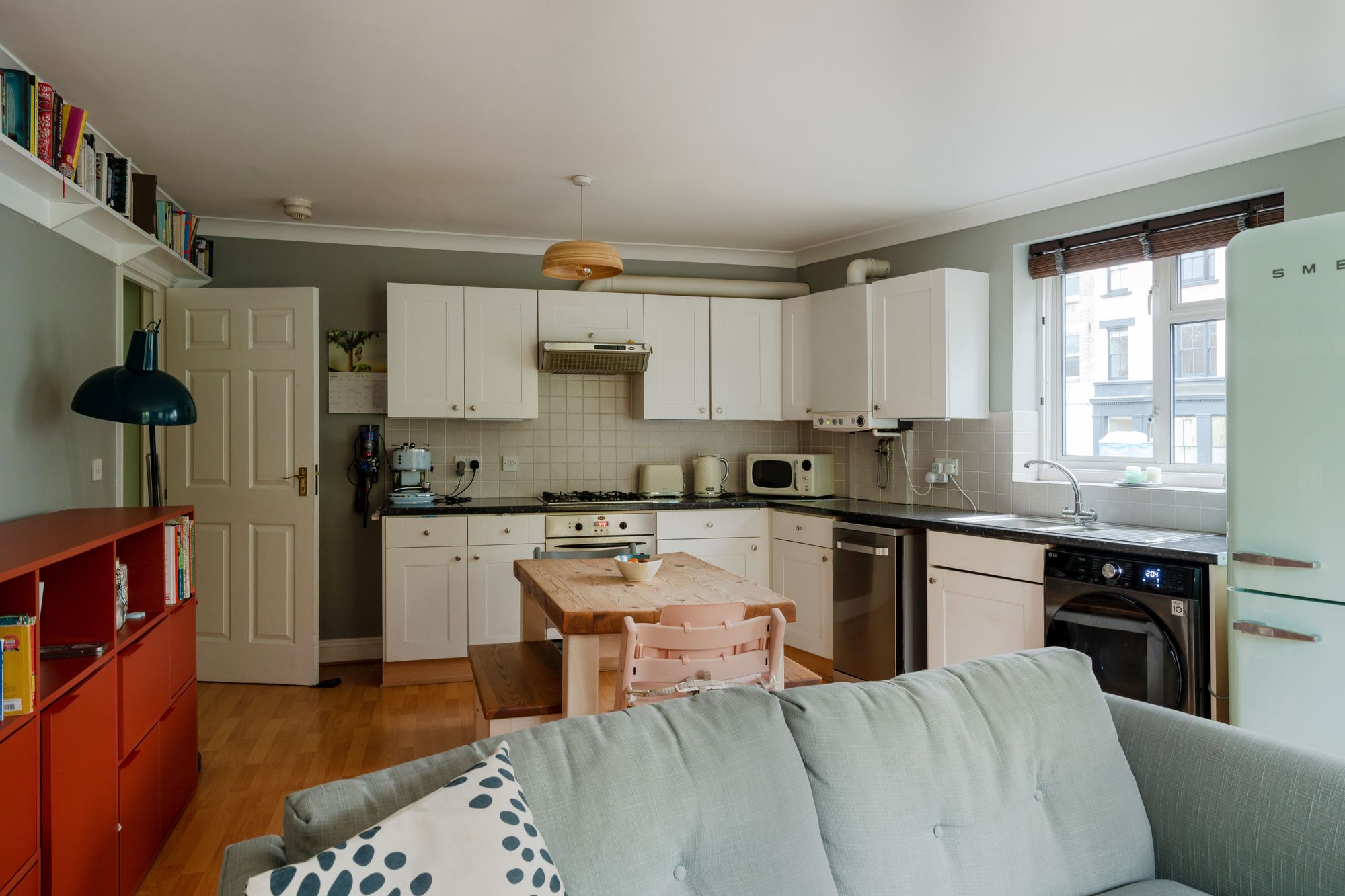 2 bed flat for sale in Nicholas Court, Wallwood Road, Leytonstone, London, E11  - Property Image 8