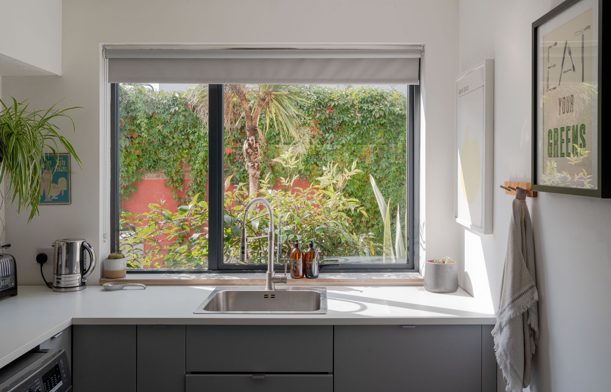 3 bed terraced house for sale in Murchison Road, London, E10  - Property Image 5