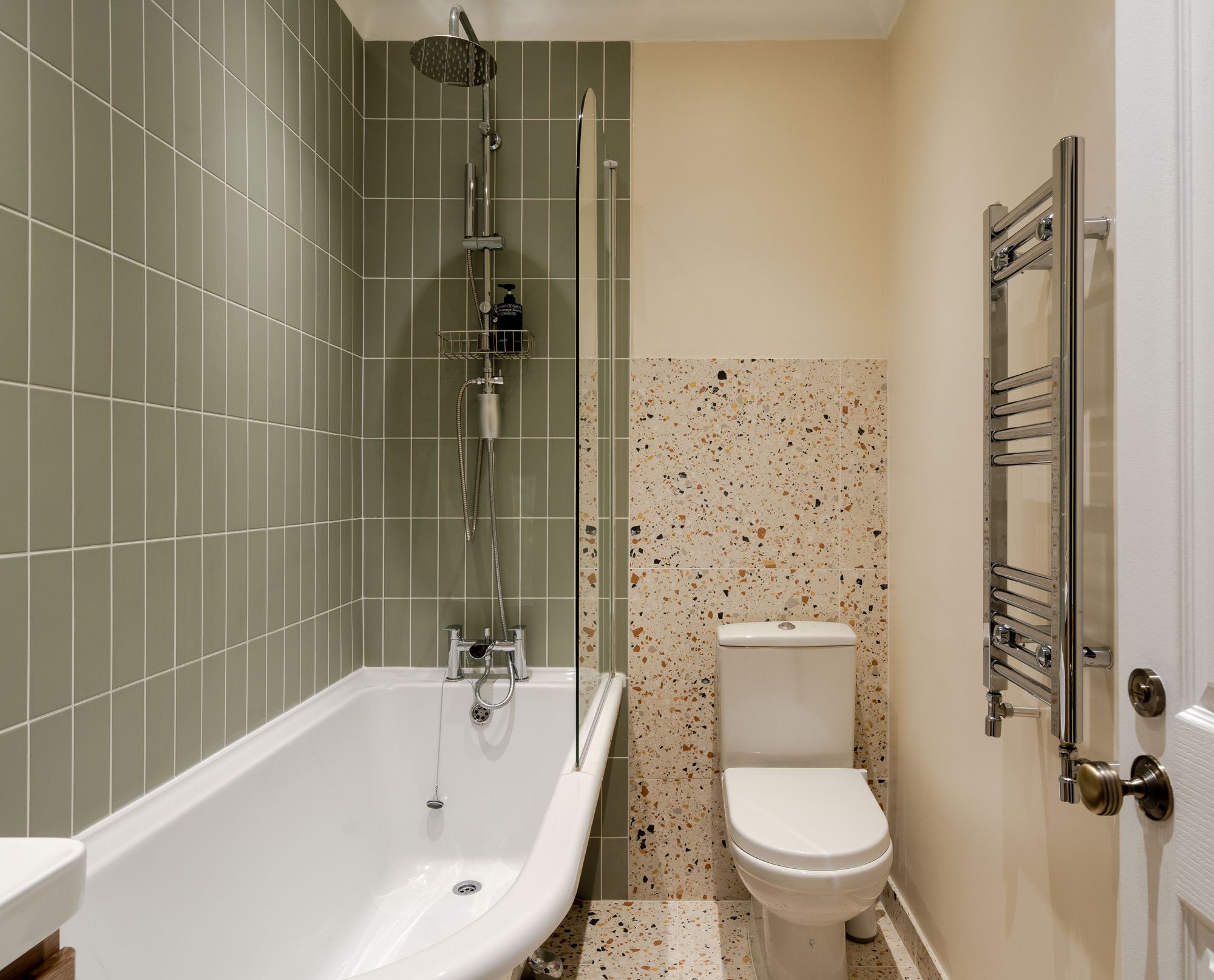 3 bed terraced house for sale in Crescent Road, Leyton, London, E10  - Property Image 26