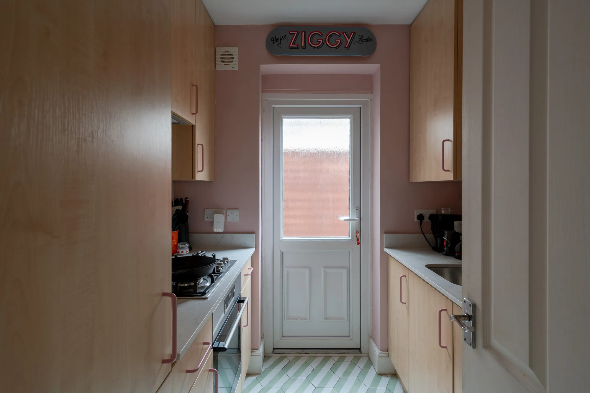 2 bed flat for sale in Fairlop Road, Upper Leytonstone, London, E11  - Property Image 9