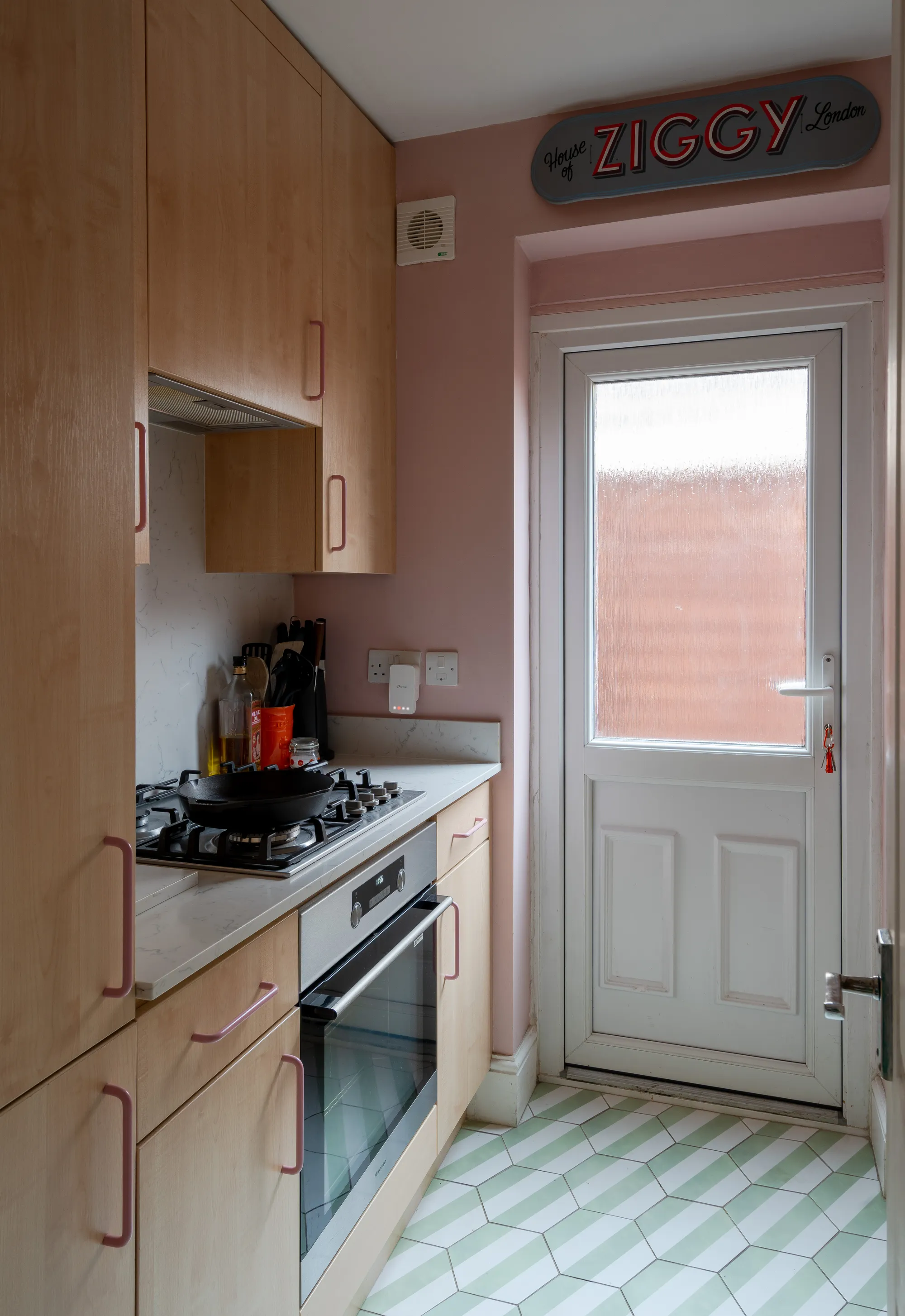 2 bed flat for sale in Fairlop Road, Upper Leytonstone, London, E11  - Property Image 10