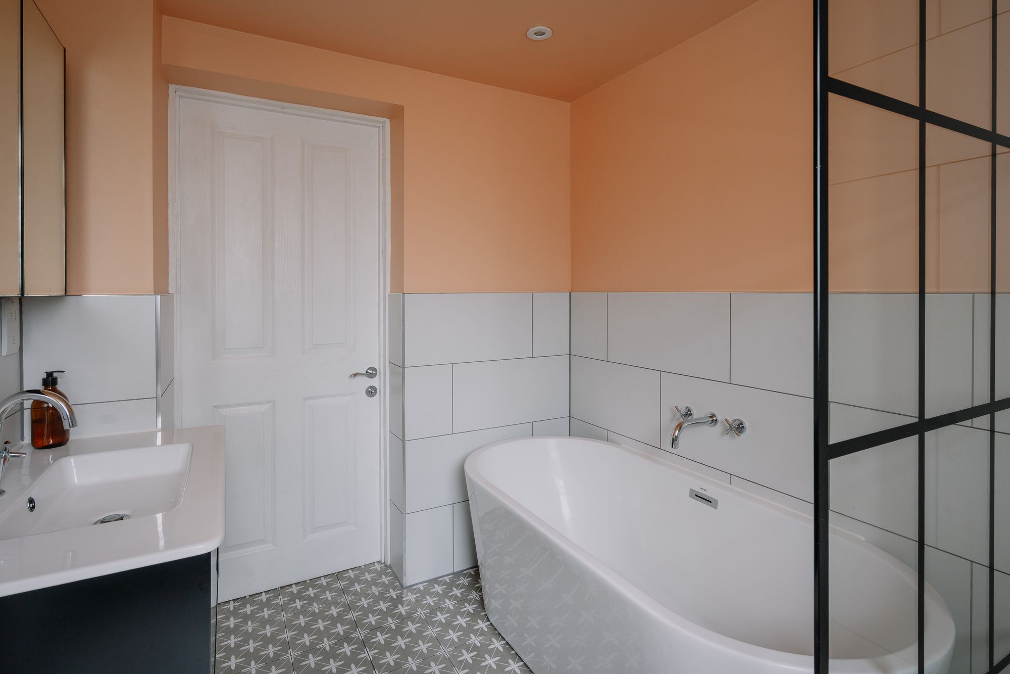 2 bed terraced house for sale in Harrow Road, Leytonstone, London, E11  - Property Image 34