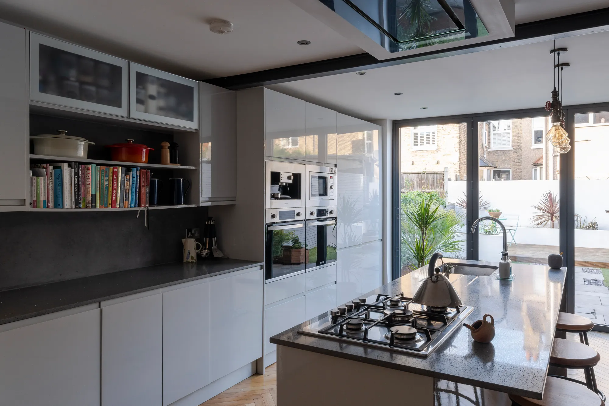 3 bed mid-terraced house for sale in Park Grove Road, Leytonstone, London, E11 - Property Image 4