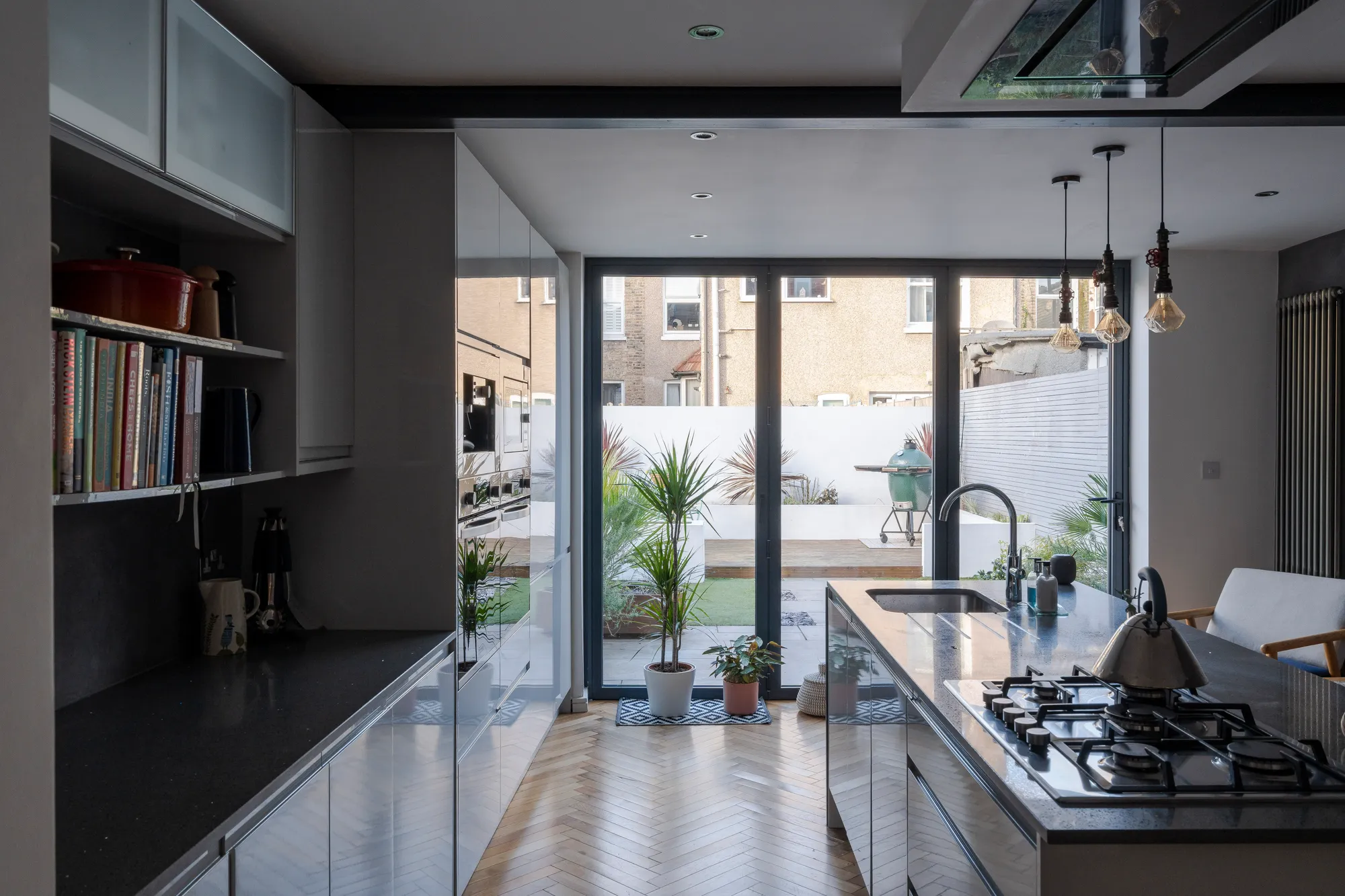 3 bed mid-terraced house for sale in Park Grove Road, Leytonstone, London, E11 - Property Image 2