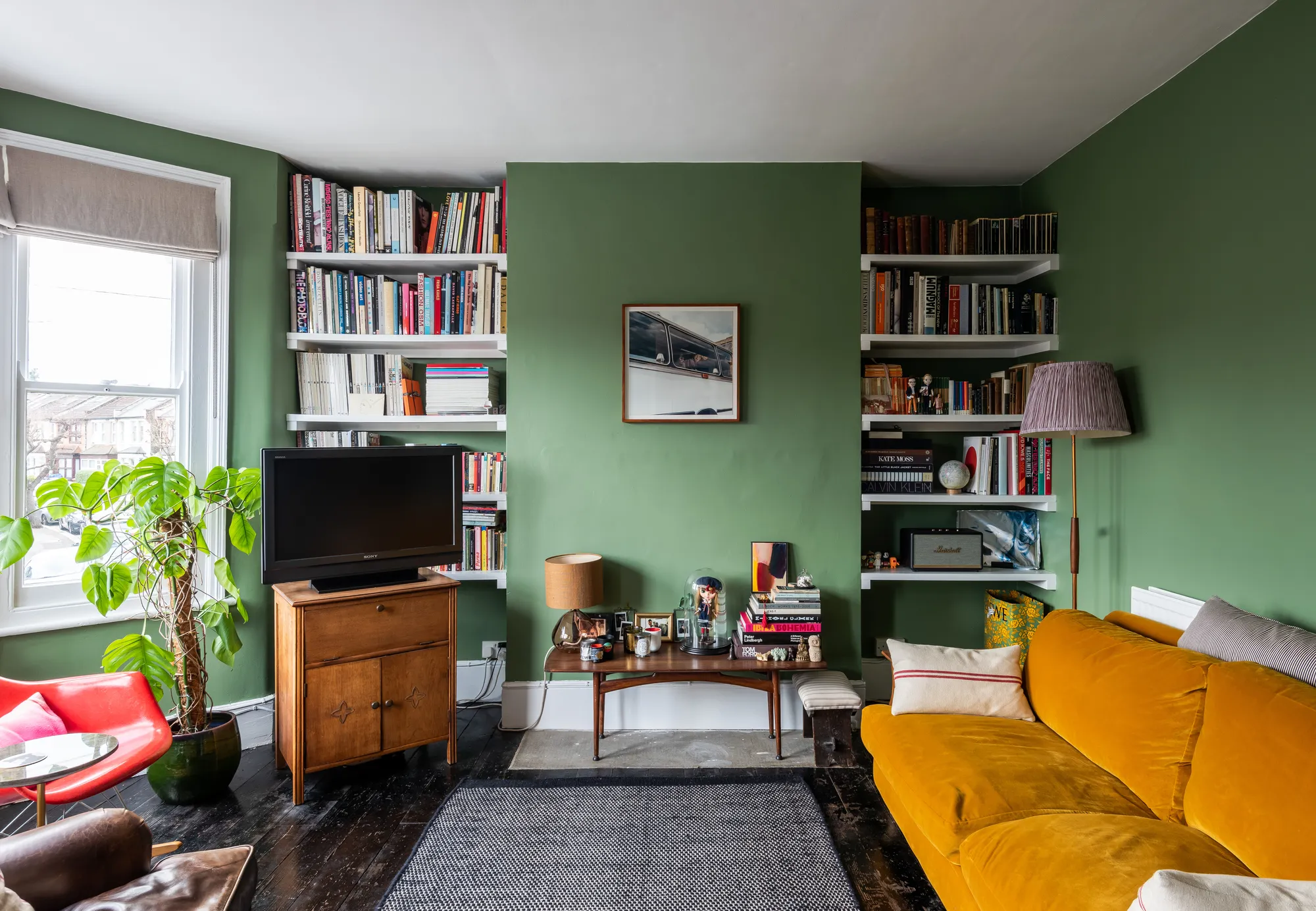 2 bed flat for sale in Richmond Road, Leytonstone, London, E11  - Property Image 2