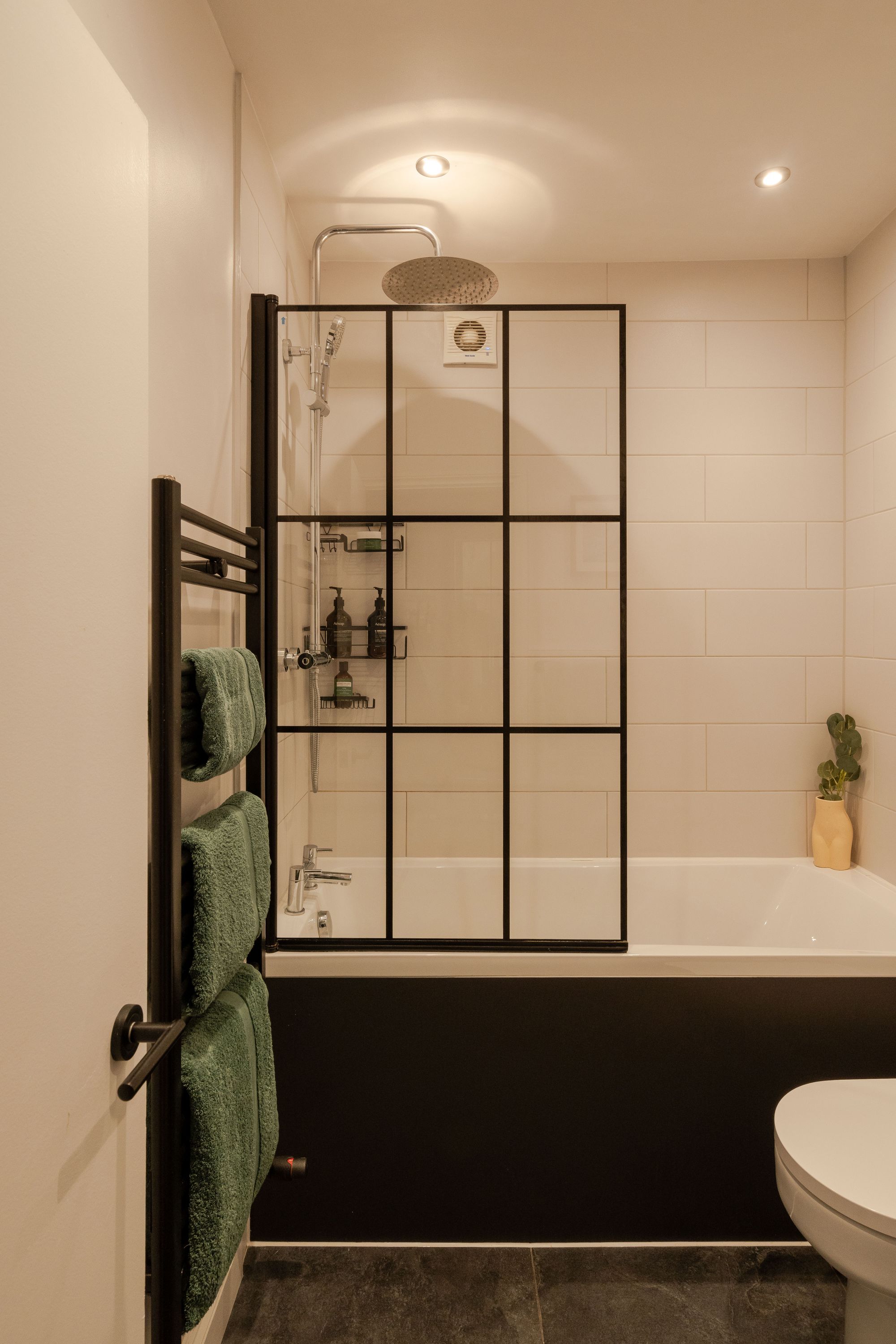 3 bed ground floor flat for sale in Hainault Road, Leytonstone, London, E11  - Property Image 13